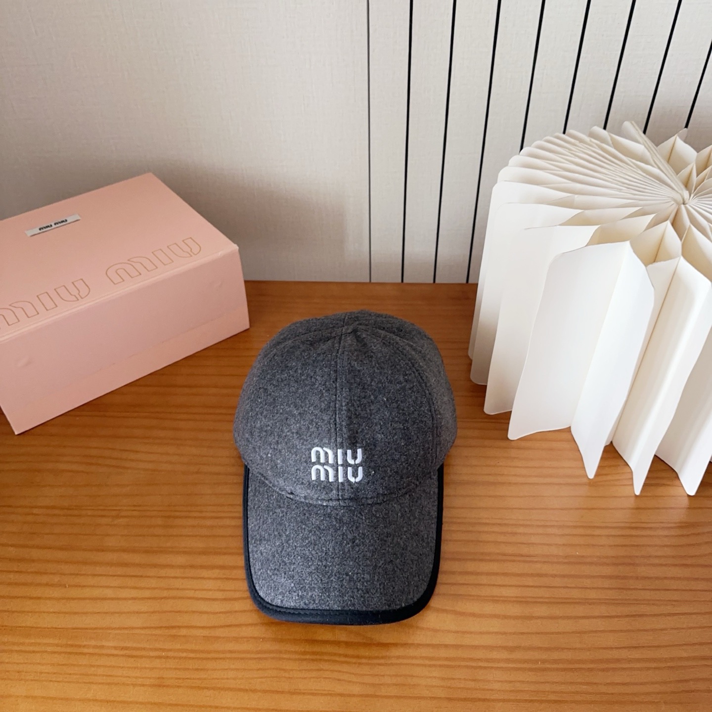 【Miumiu缪缪】新款刺绣羊绒棒球帽🧢大牌款超好搭配，赶紧入手！