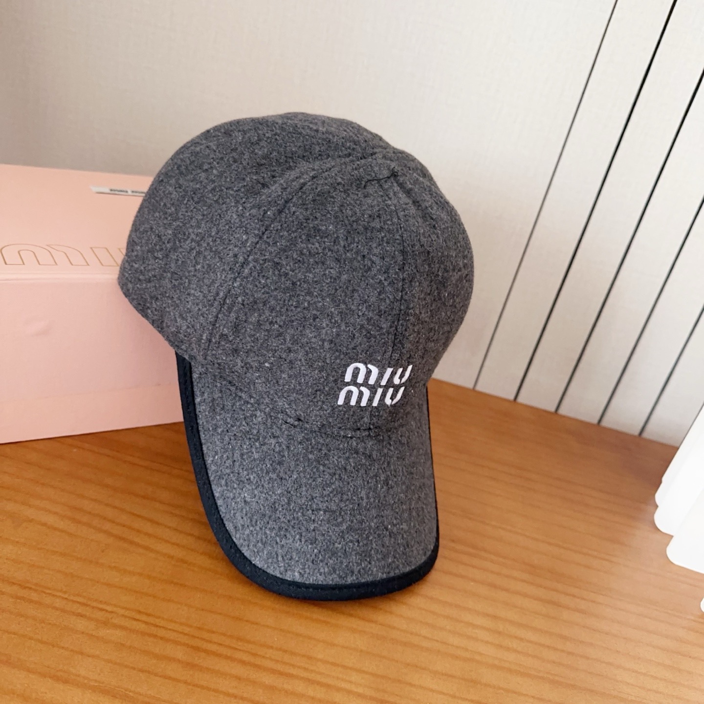 【Miumiu缪缪】新款刺绣羊绒棒球帽🧢大牌款超好搭配，赶紧入手！