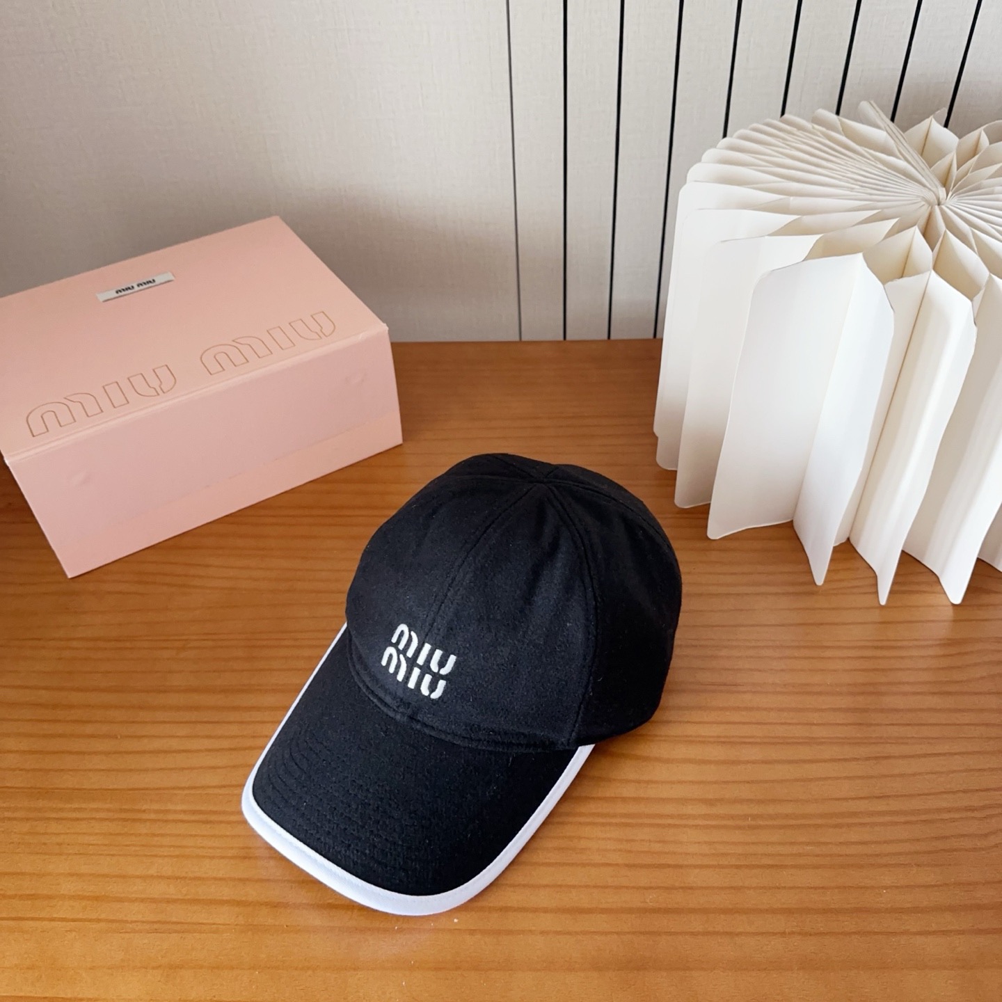 【Miumiu缪缪】新款刺绣羊绒棒球帽🧢大牌款超好搭配，赶紧入手！