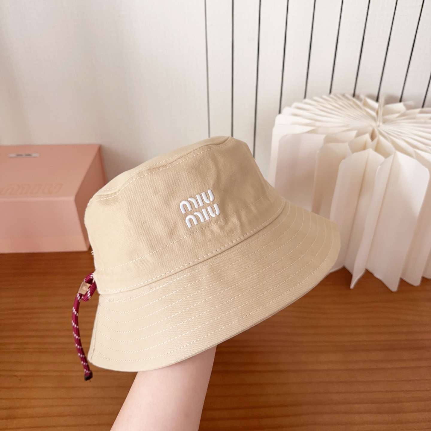 MIUM缪缪 2025新款度假风大沿渔夫帽，🔆百搭日常款～出街必备