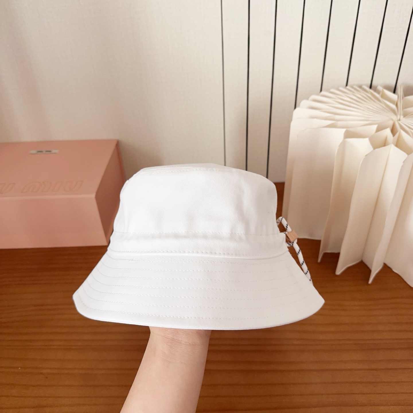 MIUM缪缪 2025新款度假风大沿渔夫帽，🔆百搭日常款～出街必备