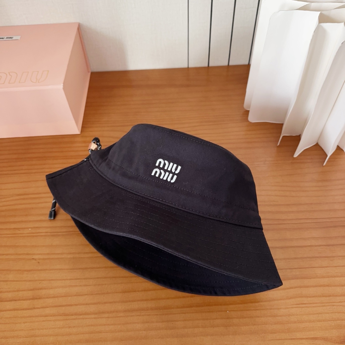 MIUM缪缪 2025新款度假风大沿渔夫帽，🔆百搭日常款～出街必备
