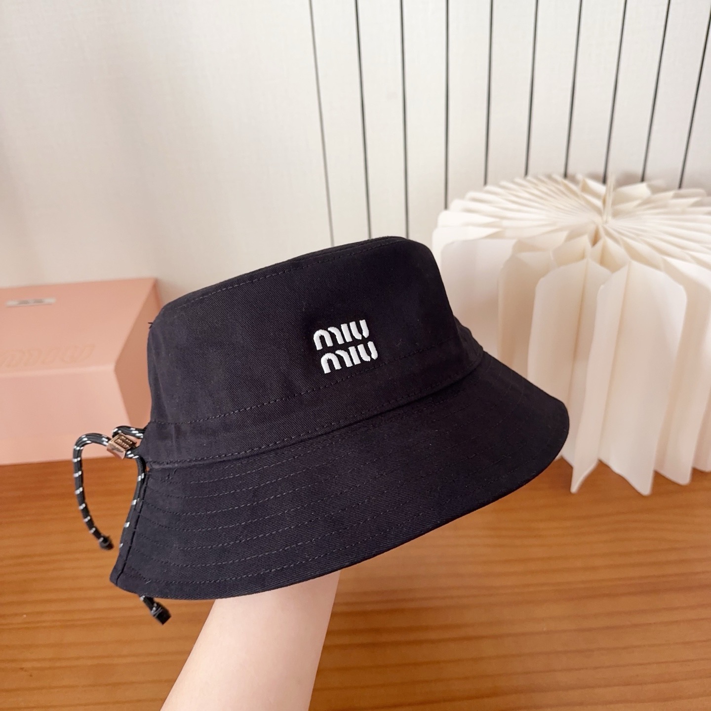 MIUM缪缪 2025新款度假风大沿渔夫帽，🔆百搭日常款～出街必备