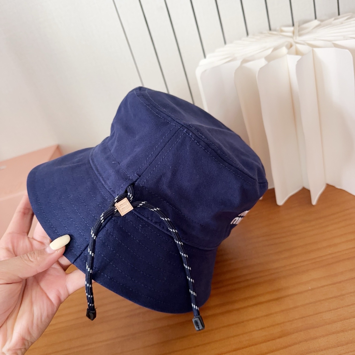 MIUM缪缪 2025新款度假风大沿渔夫帽，🔆百搭日常款～出街必备