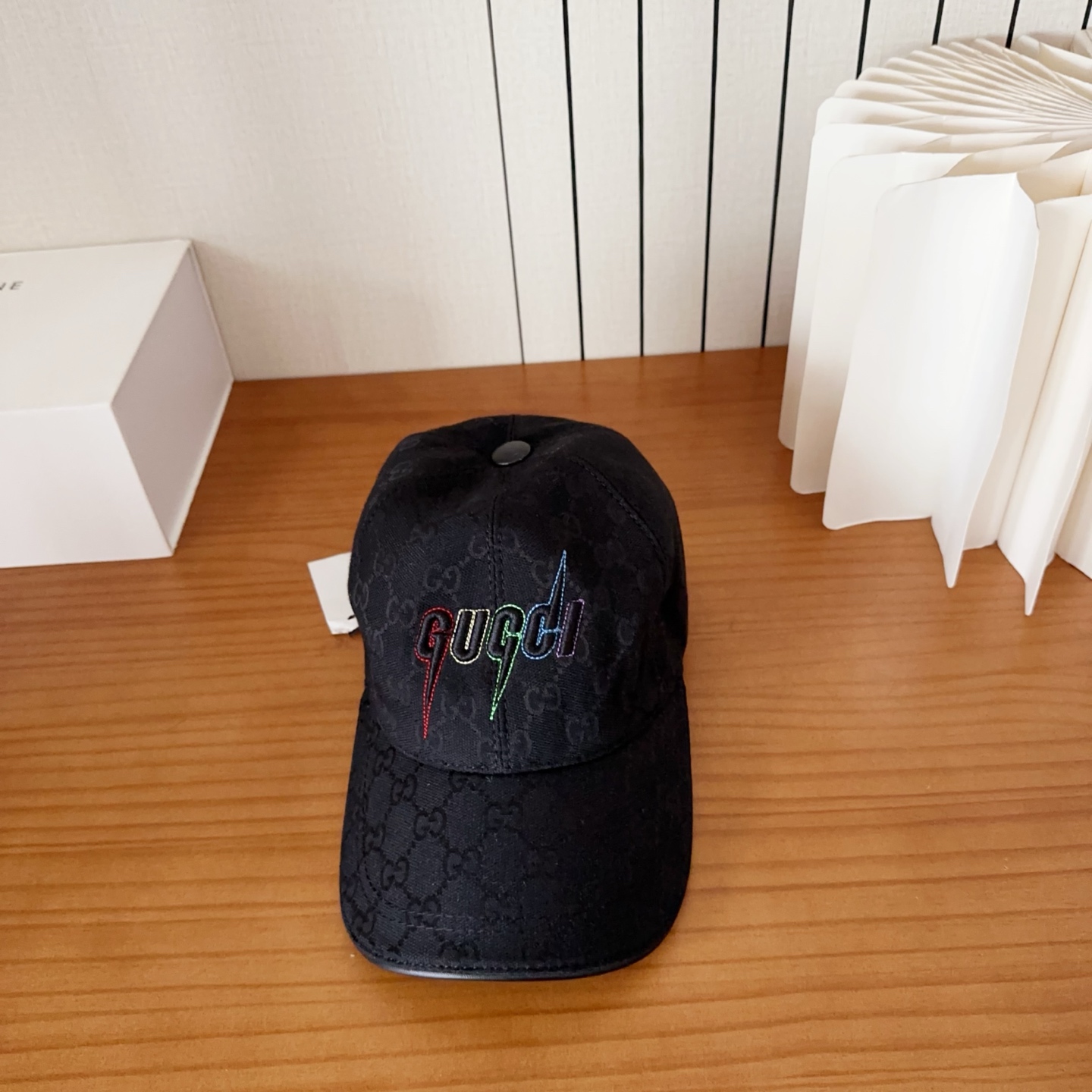 NO:867312,Gucci official website high edition shipment, new baseball cap published 1:1, very classic classic, popular retro beauty, a must-have when going out, classic and timeless hat, straw hat, fisherman hat, baseball cap, hat, gucci, espadrilles, hats19860909Gucci 官网高版出货,新款棒球帽1:1出版,非常经典的经典,流行的复古美,出门必备,经典永不过时帽子草帽渔夫帽棒球帽,帽子,gucci,espadrilles,hats,hat
