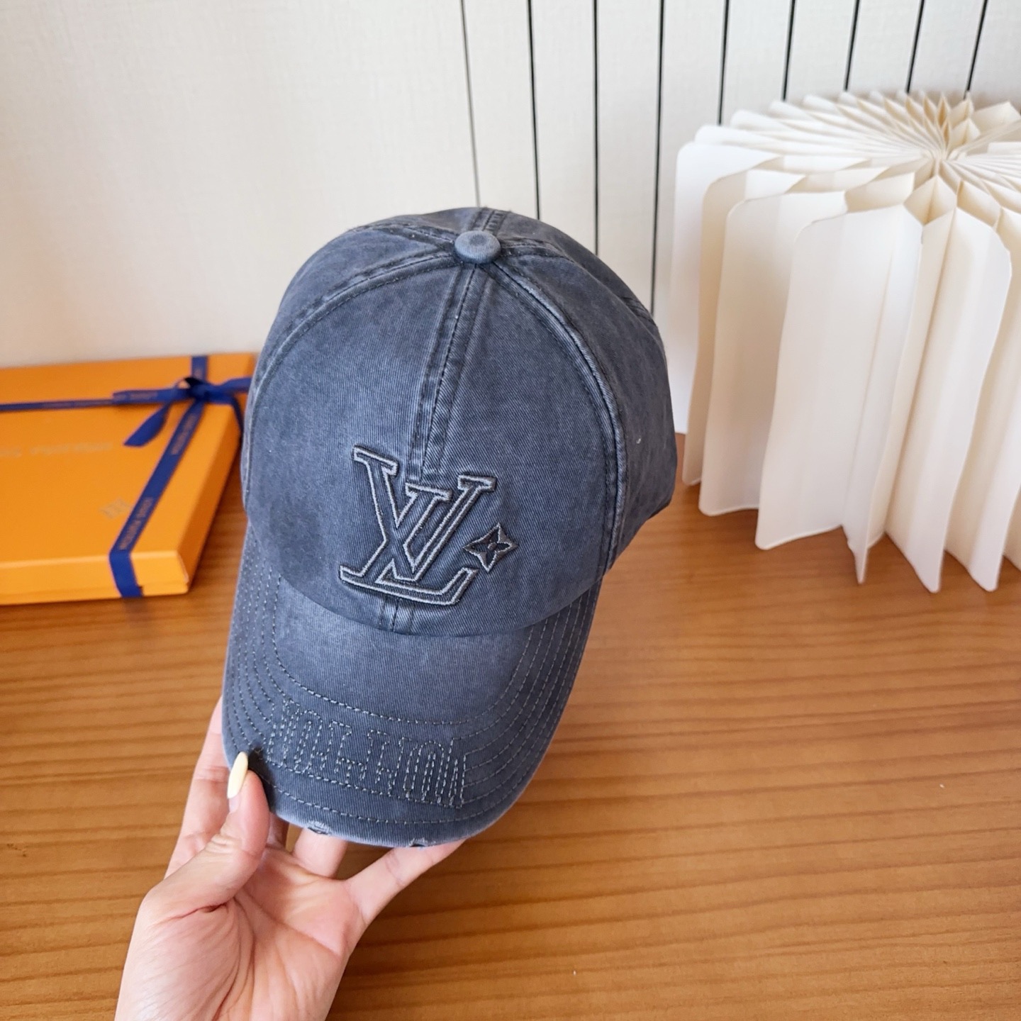 路易威登棒球帽LouisVuitton👒😍新款LV棒球帽，重工打造♥完美刺绣，高端大气，百搭款🤗男女通用
