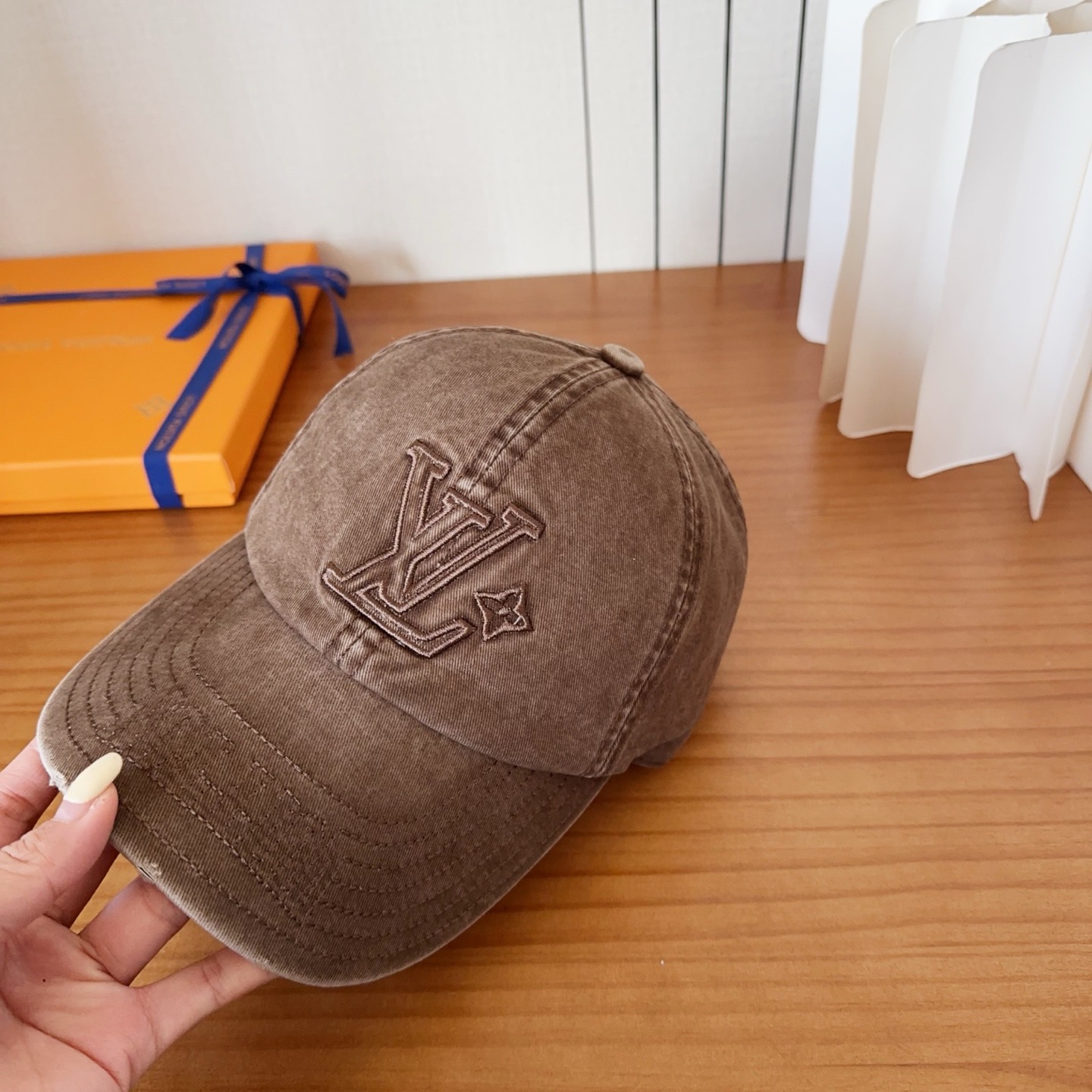 路易威登棒球帽LouisVuitton👒😍新款LV棒球帽，重工打造♥完美刺绣，高端大气，百搭款🤗男女通用