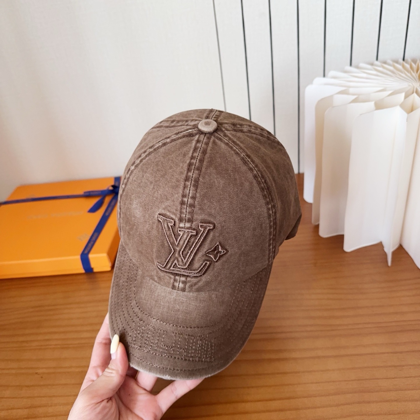 路易威登棒球帽LouisVuitton👒😍新款LV棒球帽，重工打造♥完美刺绣，高端大气，百搭款🤗男女通用