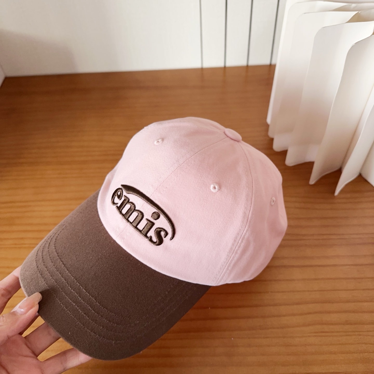 emis 🆕🆕🆕新款棒球帽，春款鸭舌帽，男女通用，头围57cm