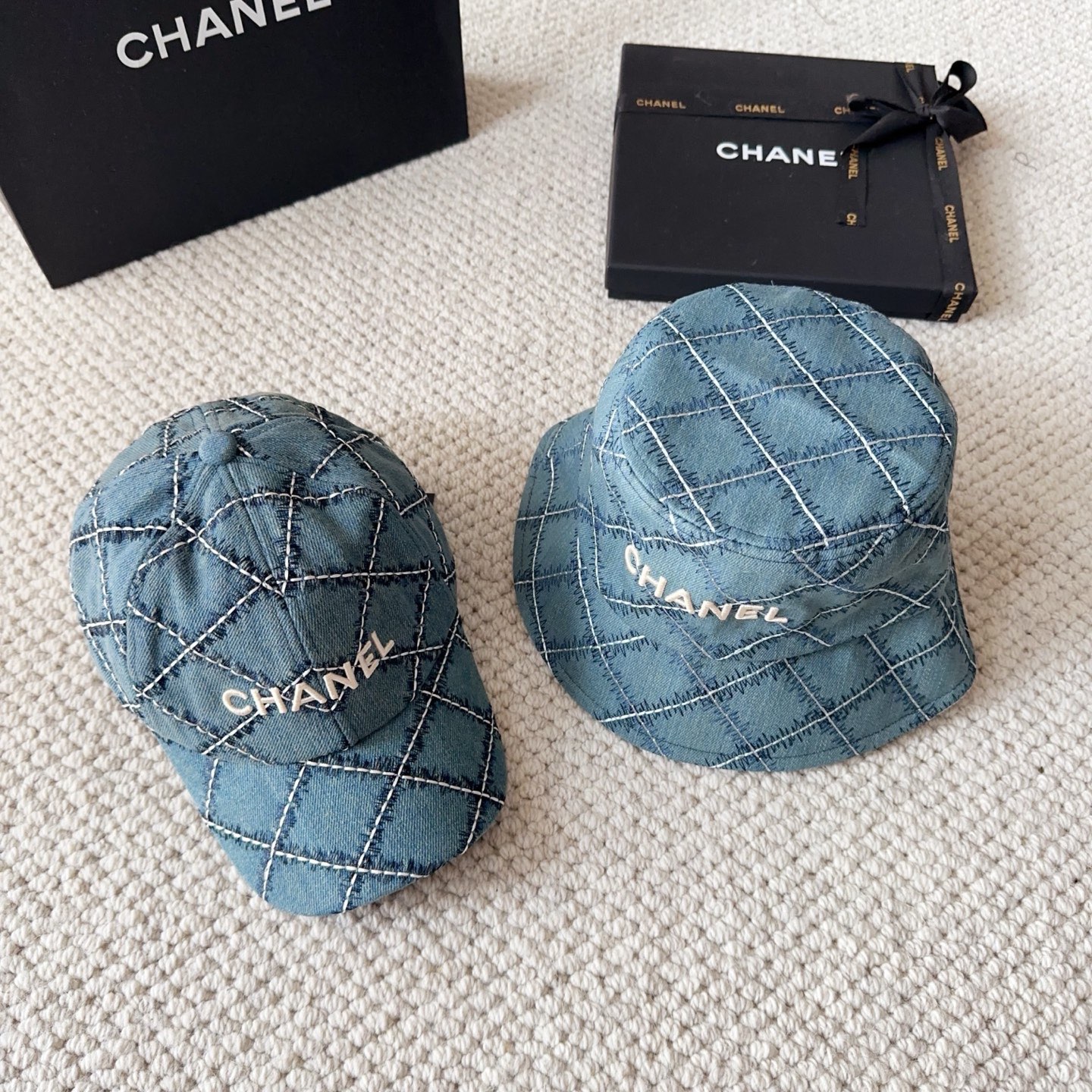 CHANEL香奈儿新款🆕牛仔蓝复古款式渔夫帽🔸 节假日旅游带它出去美美哒❕  中古款哟.这种帽子不容易撞