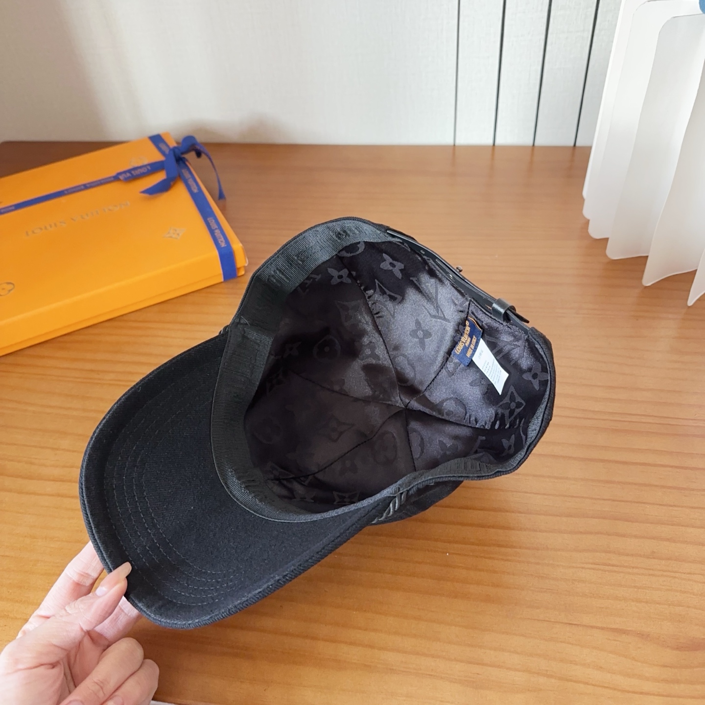 早春新品 LV路易威登棒球帽 轻盈透气。完美版型，独家实物拍摄，男女适用