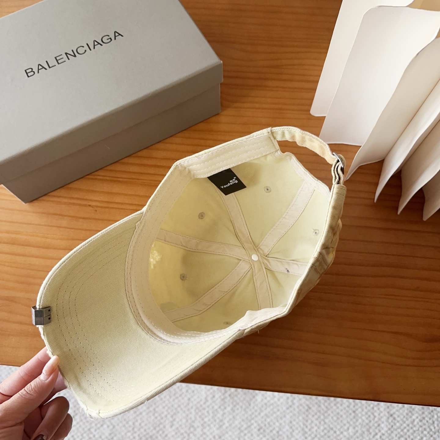 新品Balencia*a 巴黎世家刺绣字母新款棒球帽现货秒发🧢简约时尚超级无敌好看的帽子！情侣款！