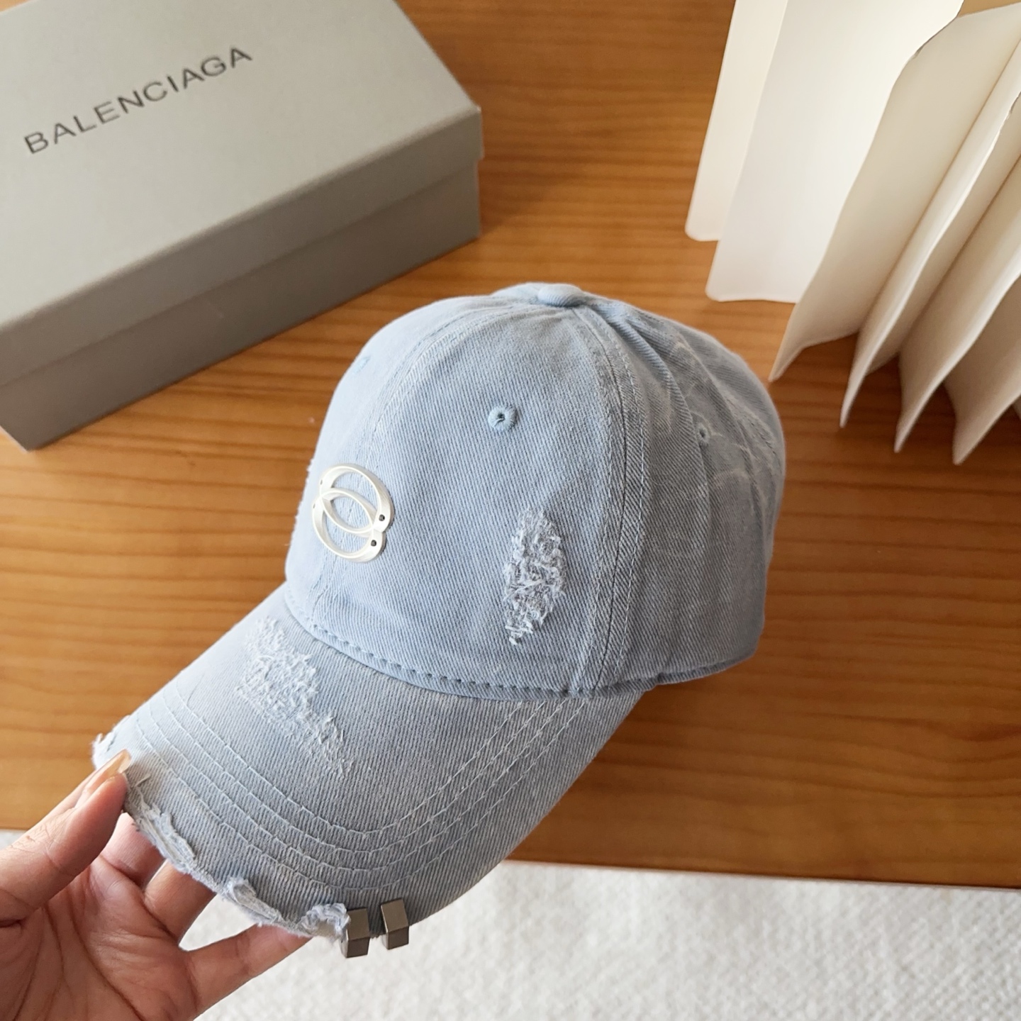 新品Balencia*a 巴黎世家刺绣字母新款棒球帽现货秒发🧢简约时尚超级无敌好看的帽子！情侣款！