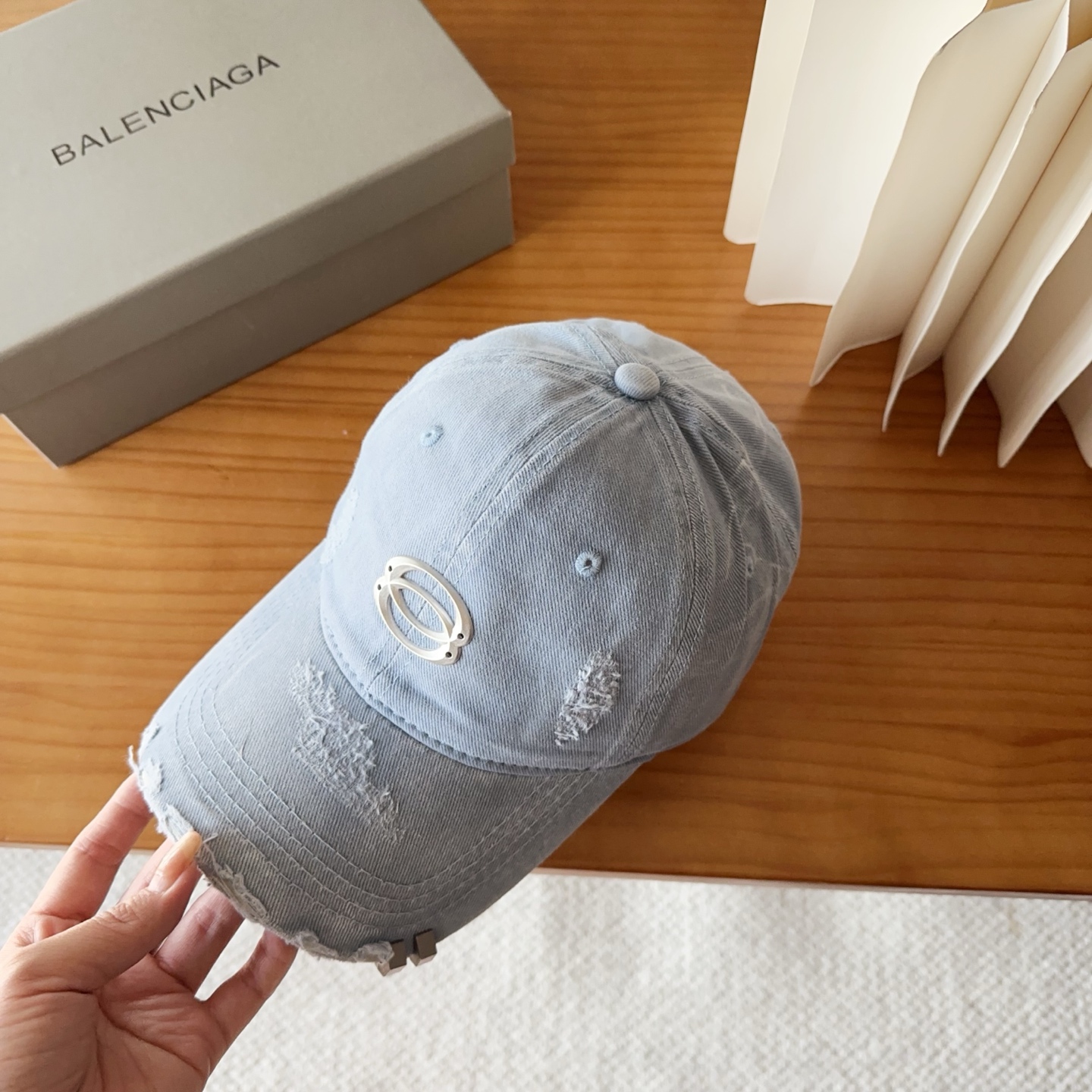 新品Balencia*a 巴黎世家刺绣字母新款棒球帽现货秒发🧢简约时尚超级无敌好看的帽子！情侣款！