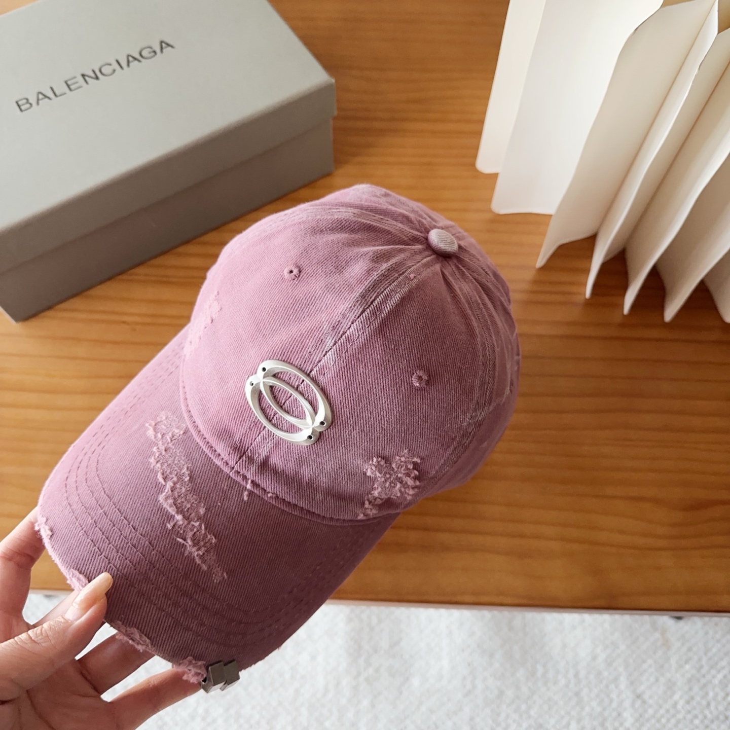 新品Balencia*a 巴黎世家刺绣字母新款棒球帽现货秒发🧢简约时尚超级无敌好看的帽子！情侣款！