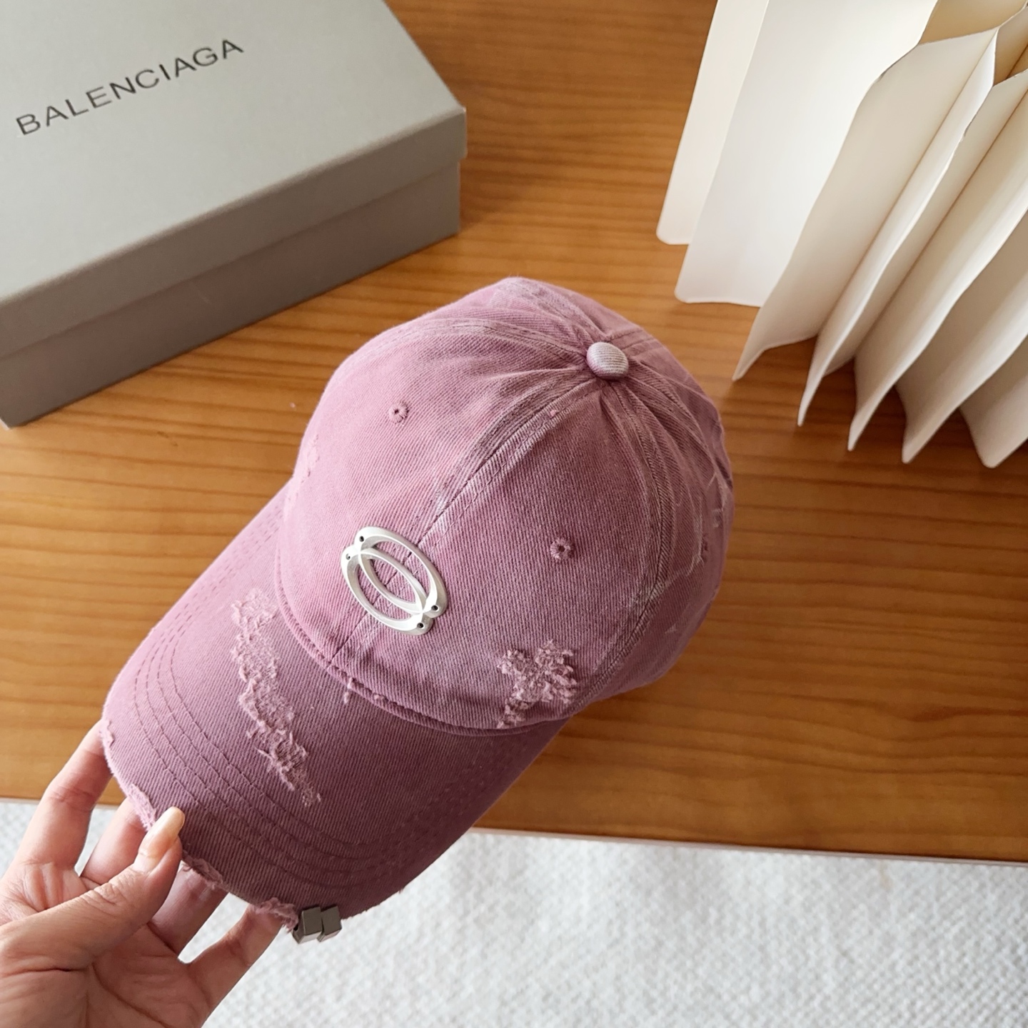 新品Balencia*a 巴黎世家刺绣字母新款棒球帽现货秒发🧢简约时尚超级无敌好看的帽子！情侣款！