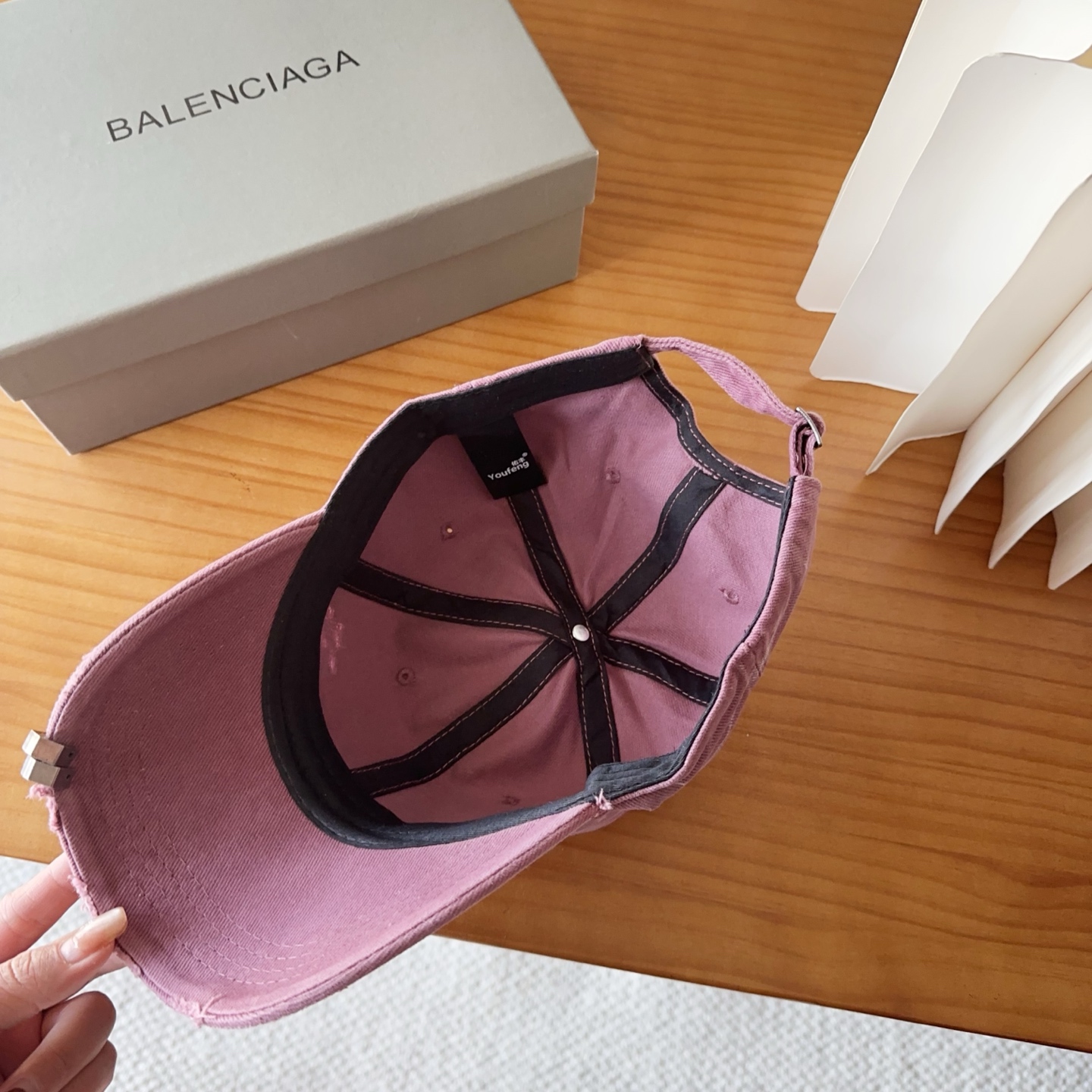 新品Balencia*a 巴黎世家刺绣字母新款棒球帽现货秒发🧢简约时尚超级无敌好看的帽子！情侣款！