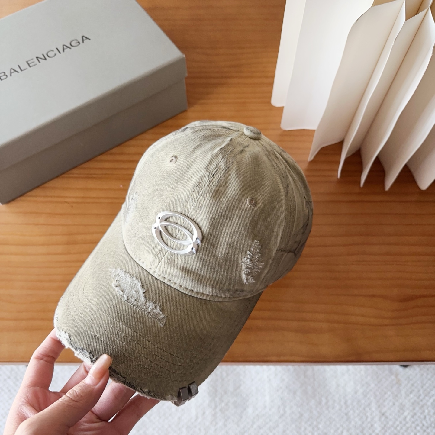 新品Balencia*a 巴黎世家刺绣字母新款棒球帽现货秒发🧢简约时尚超级无敌好看的帽子！情侣款！