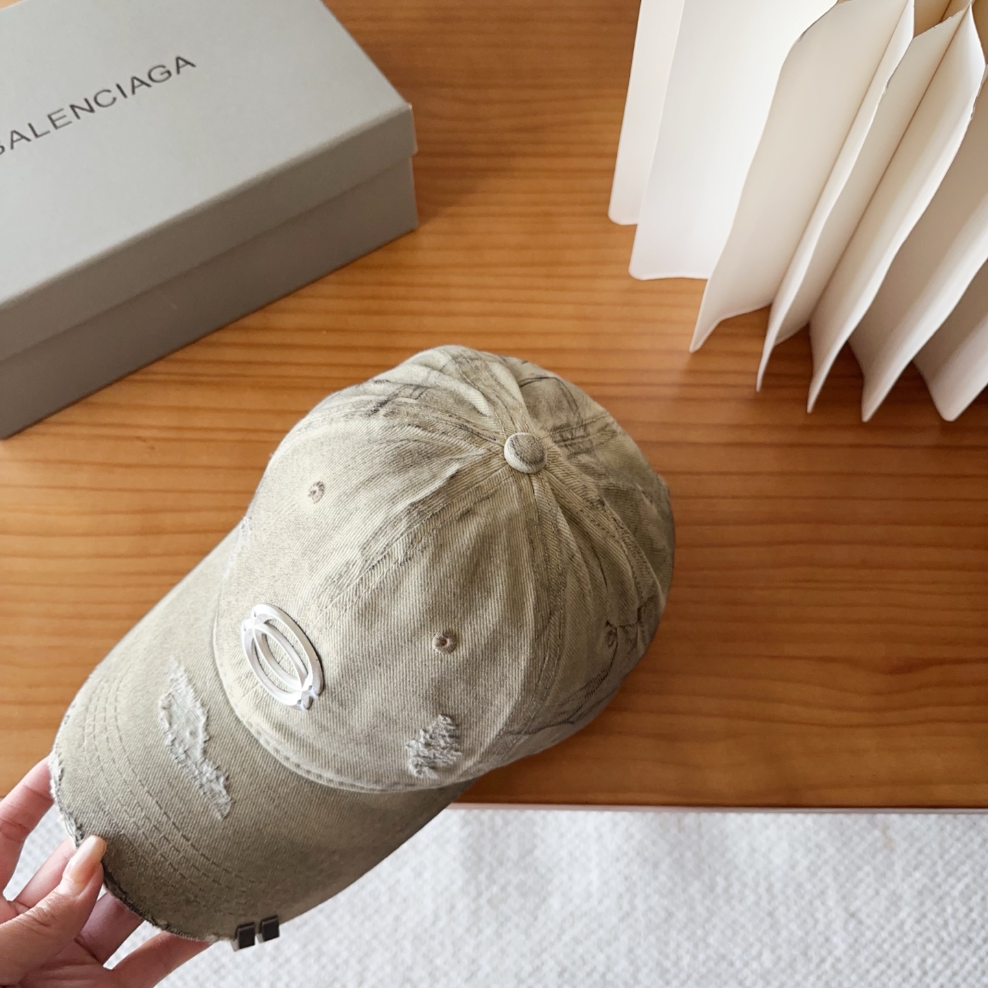 新品Balencia*a 巴黎世家刺绣字母新款棒球帽现货秒发🧢简约时尚超级无敌好看的帽子！情侣款！