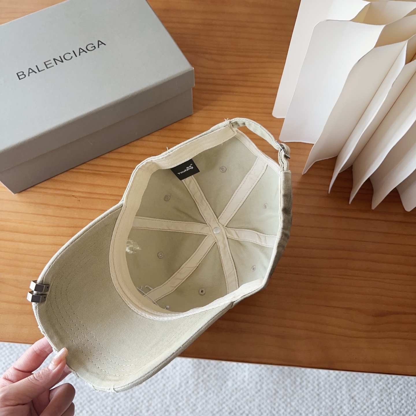 新品Balencia*a 巴黎世家刺绣字母新款棒球帽现货秒发🧢简约时尚超级无敌好看的帽子！情侣款！