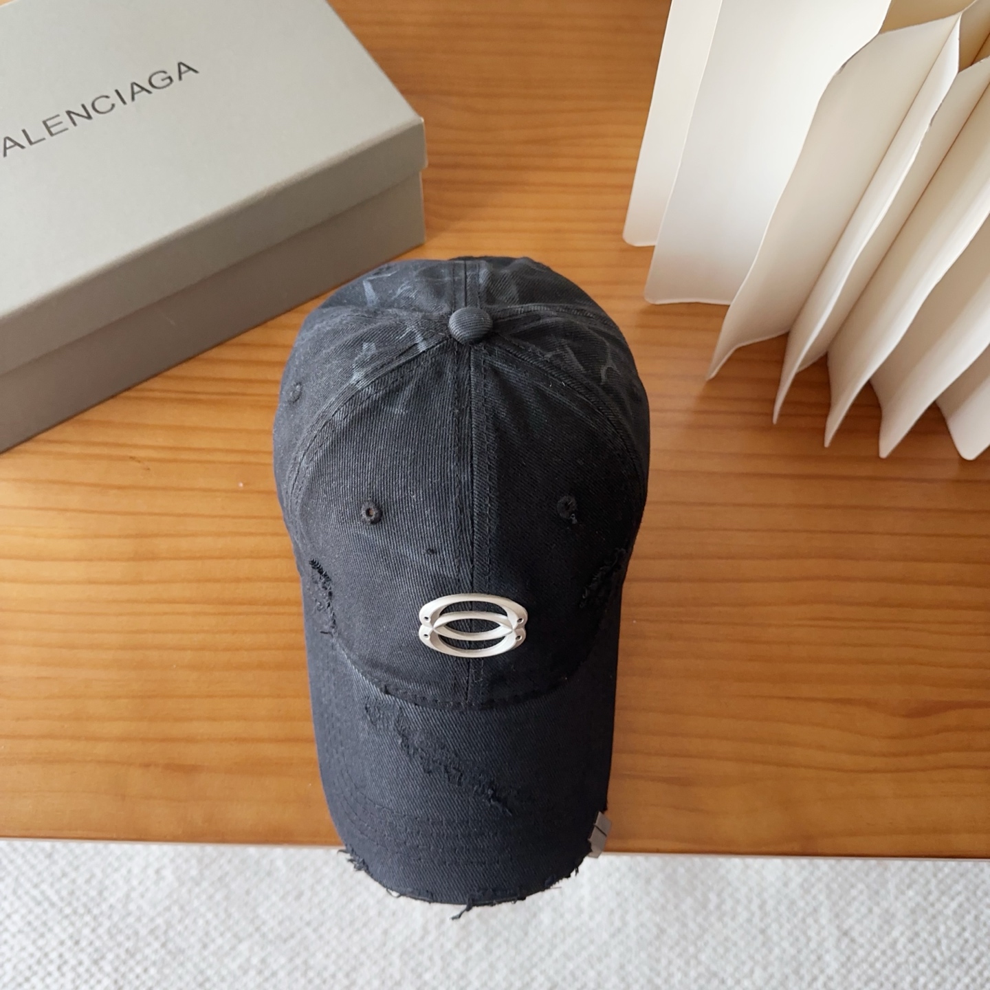 新品Balencia*a 巴黎世家刺绣字母新款棒球帽现货秒发🧢简约时尚超级无敌好看的帽子！情侣款！