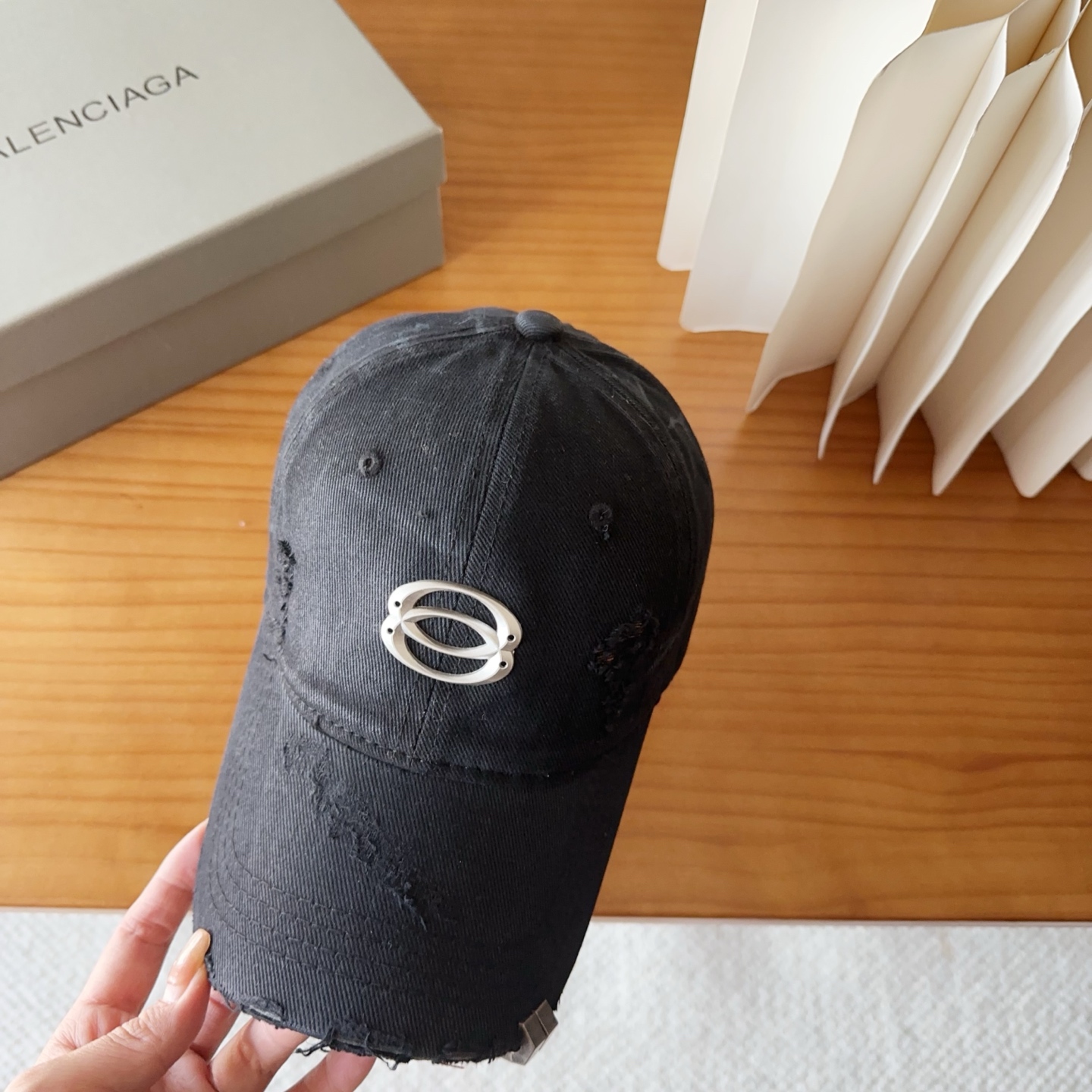 新品Balencia*a 巴黎世家刺绣字母新款棒球帽现货秒发🧢简约时尚超级无敌好看的帽子！情侣款！