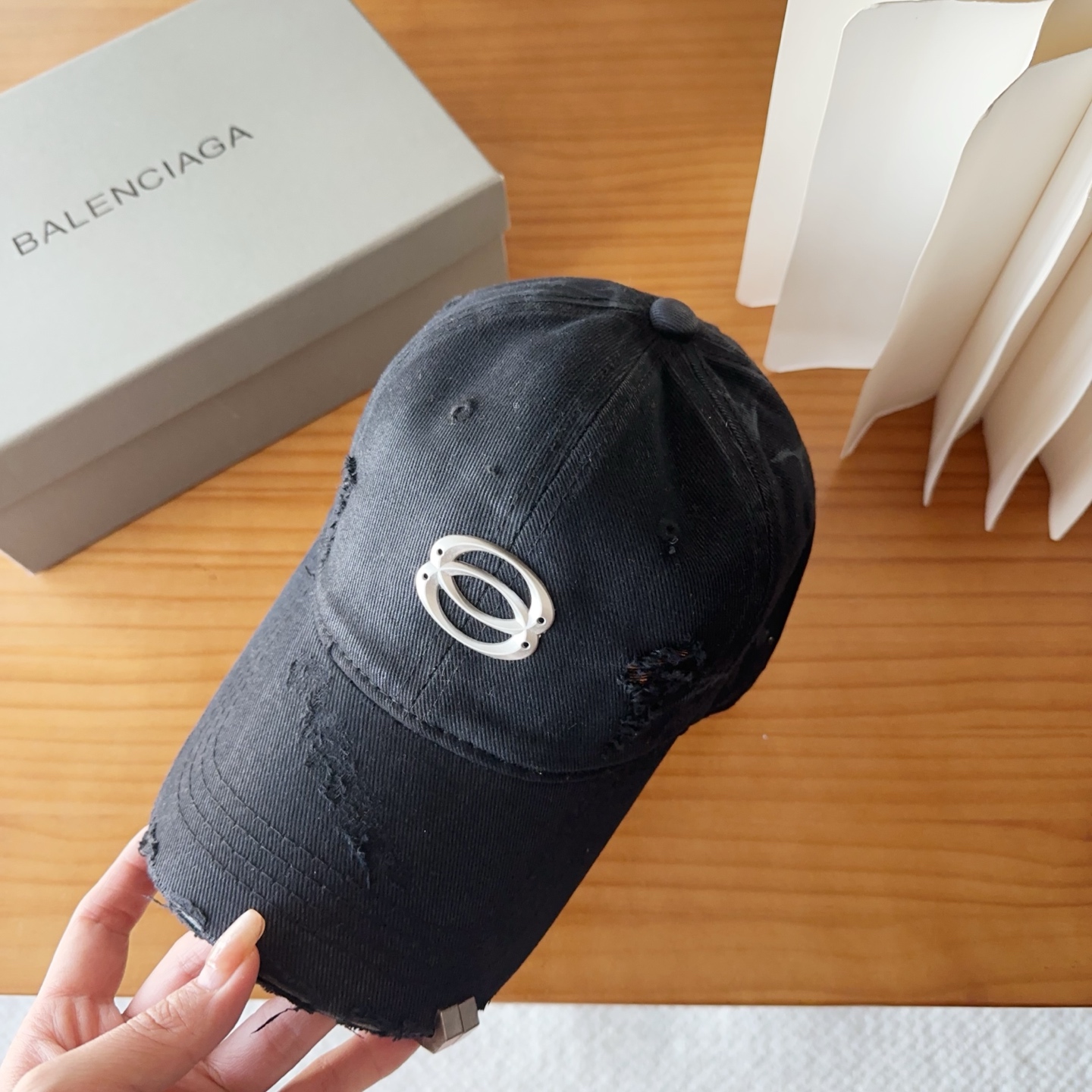 新品Balencia*a 巴黎世家刺绣字母新款棒球帽现货秒发🧢简约时尚超级无敌好看的帽子！情侣款！