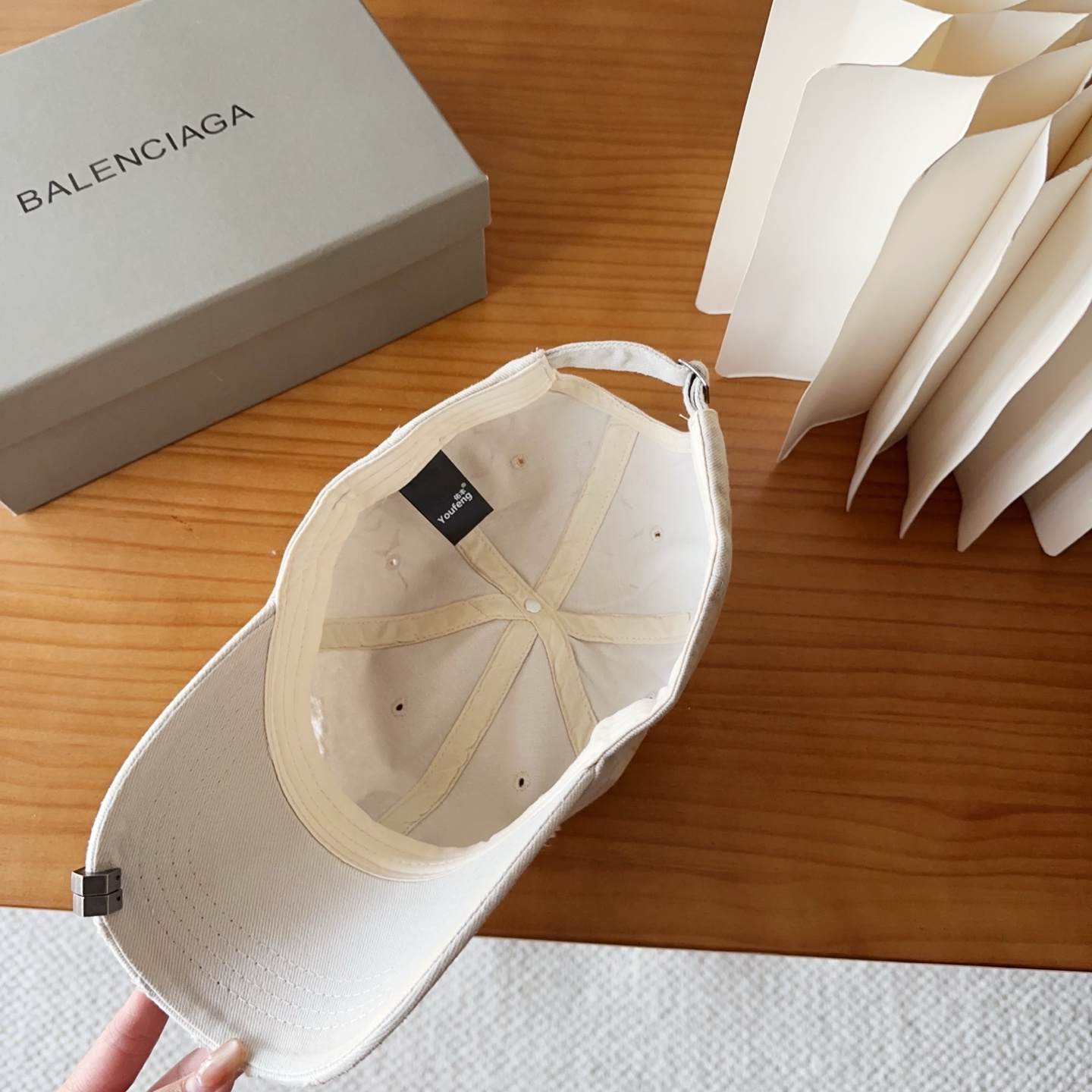 新品Balencia*a 巴黎世家刺绣字母新款棒球帽现货秒发🧢简约时尚超级无敌好看的帽子！情侣款！