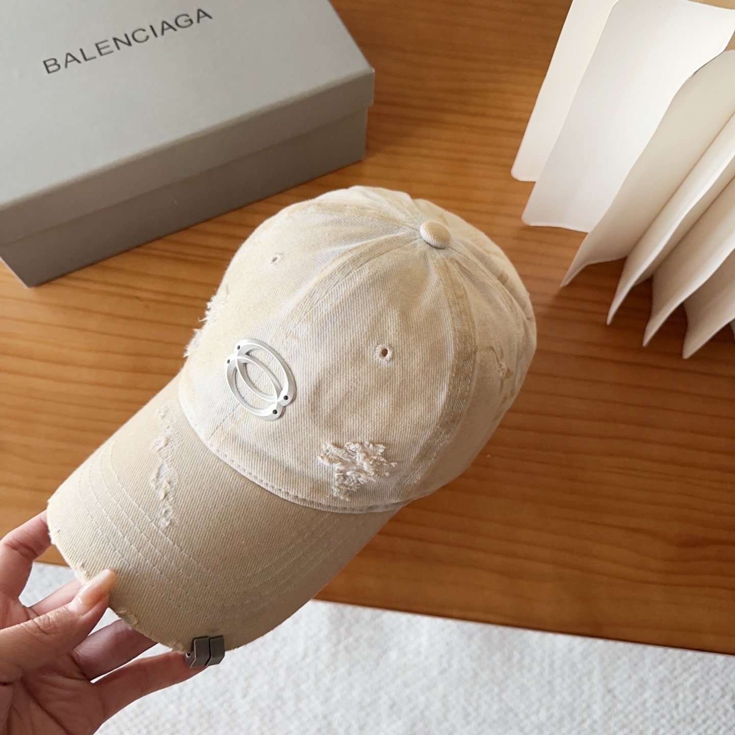 新品Balencia*a 巴黎世家刺绣字母新款棒球帽现货秒发🧢简约时尚超级无敌好看的帽子！情侣款！