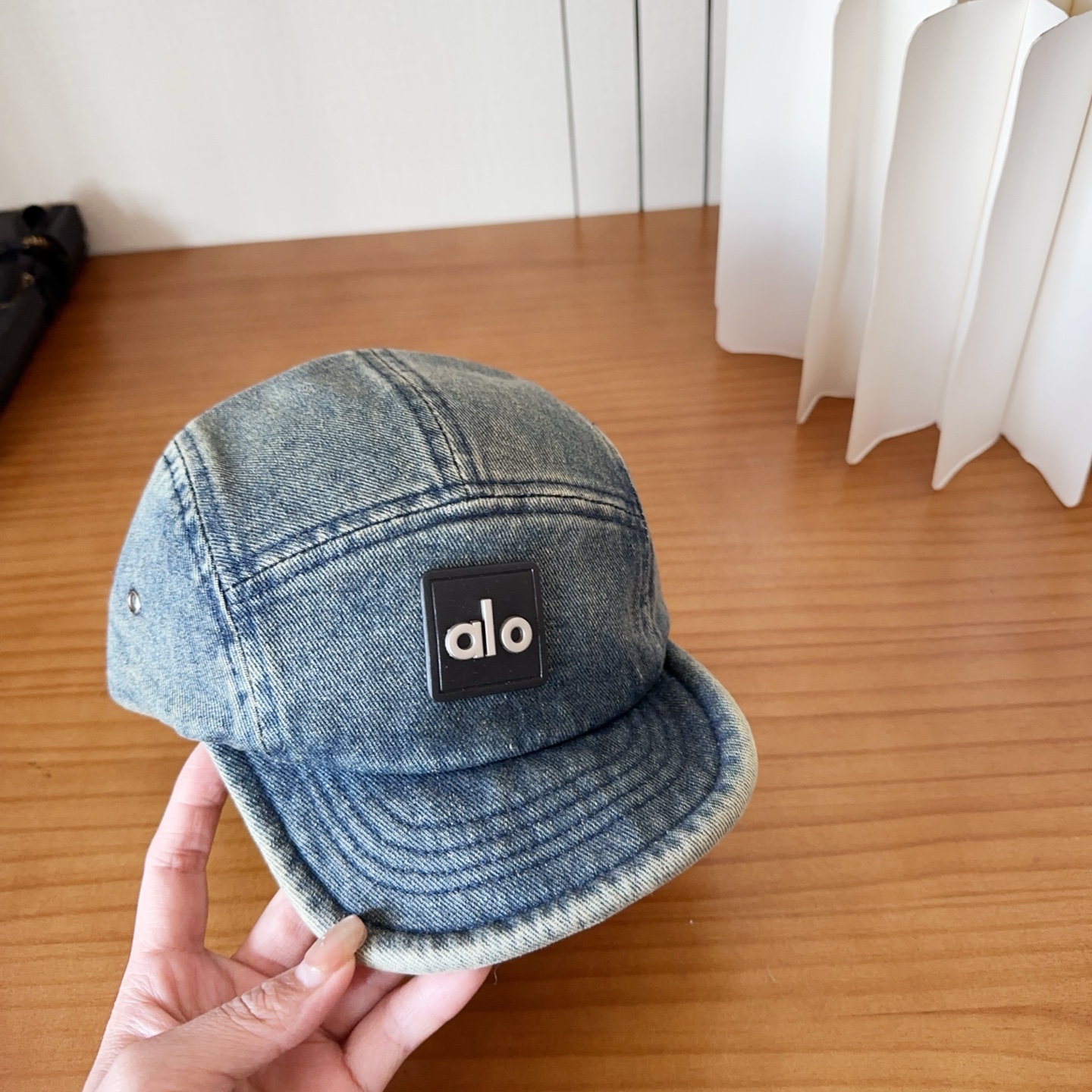 爆款。Alo早春新款定制面料，简约时尚更透气，超火爆