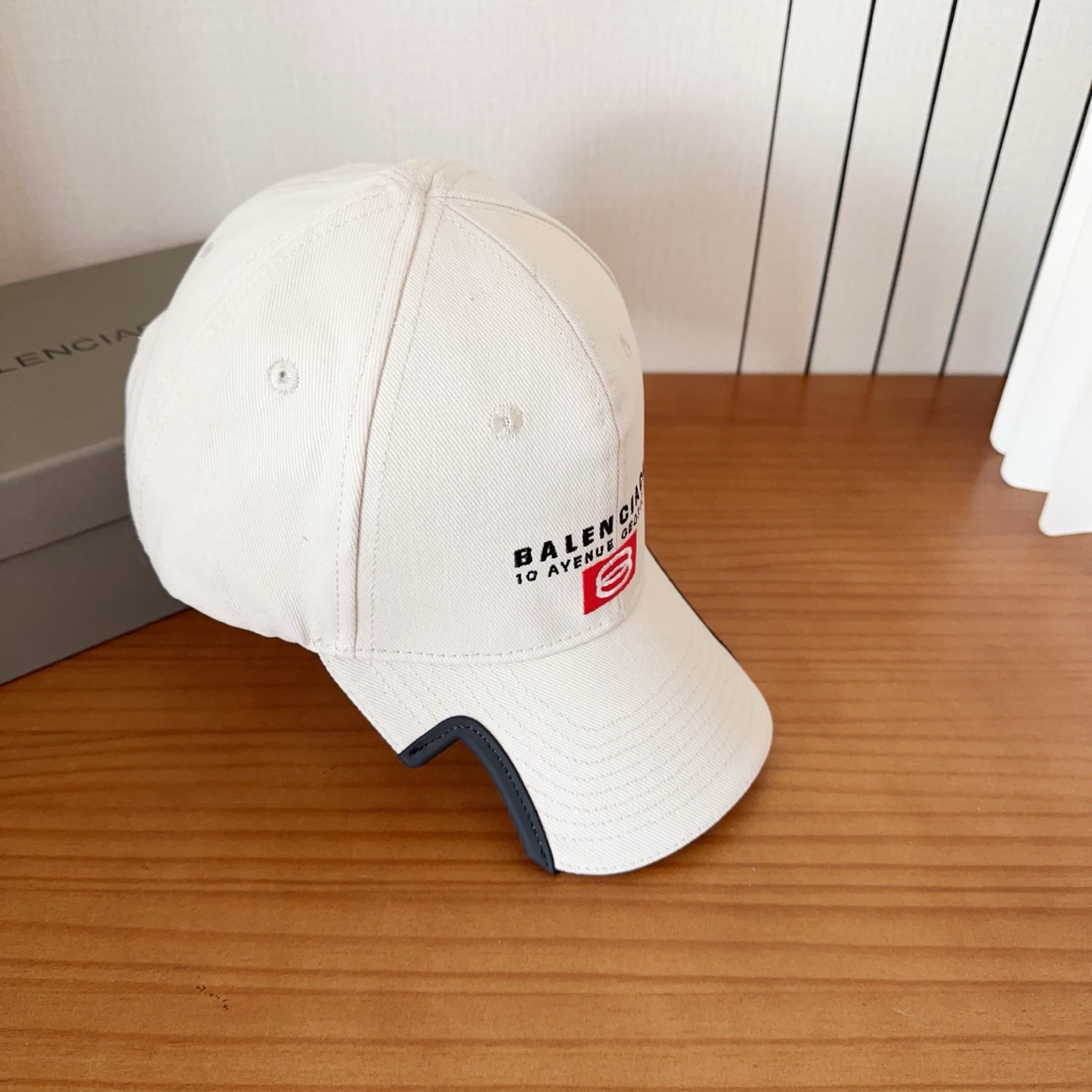 遮阳防晒神器｜新款遮阳巴黎世*棒球帽，经典的潮酷风，太 nice👍😍好看的不要不要的😉巨防嗮❗️巨百搭 