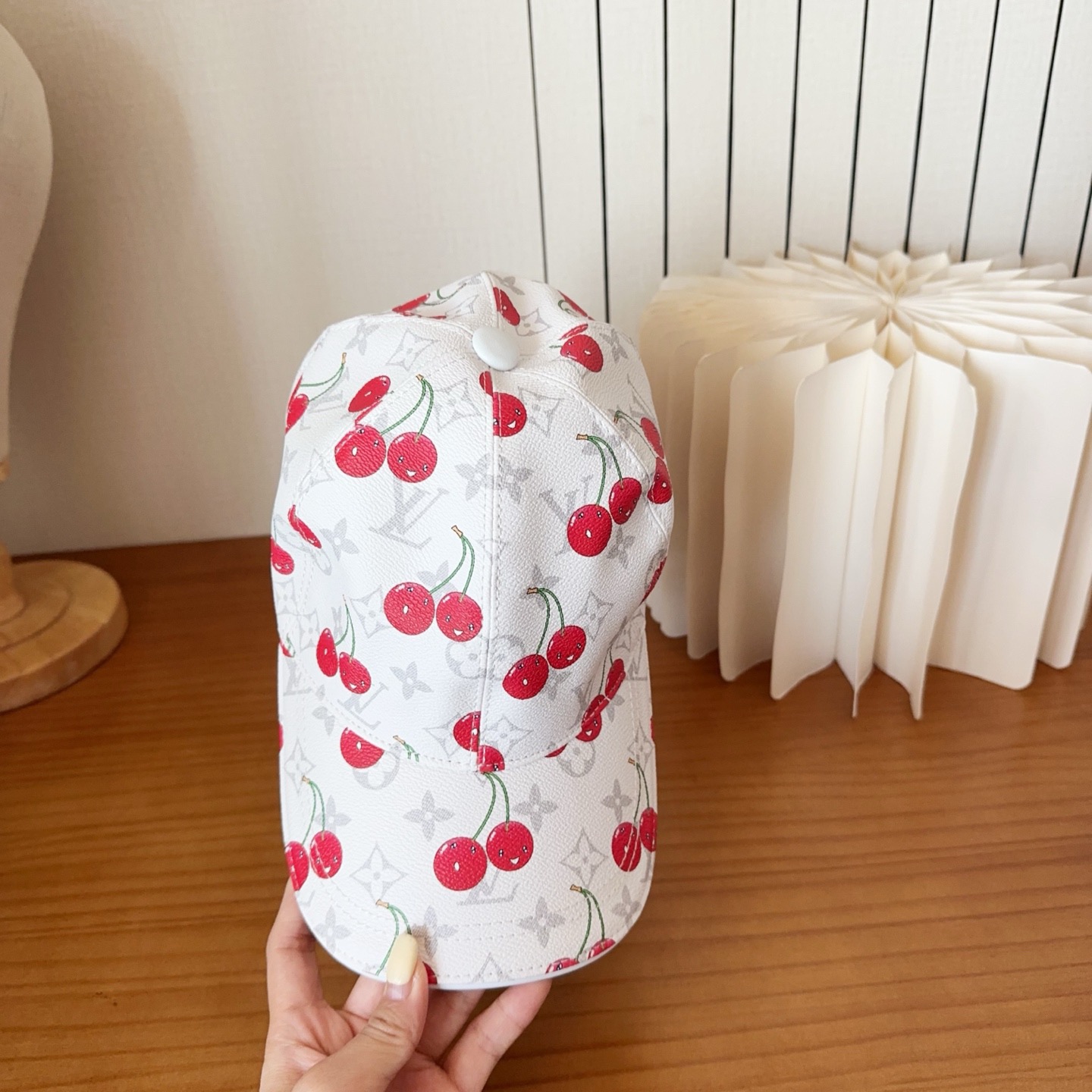 Gucci 官网高版出货，新款棒球帽1:1出版，非常经典的经典，流行的复古美，出门必备，经典永不过时