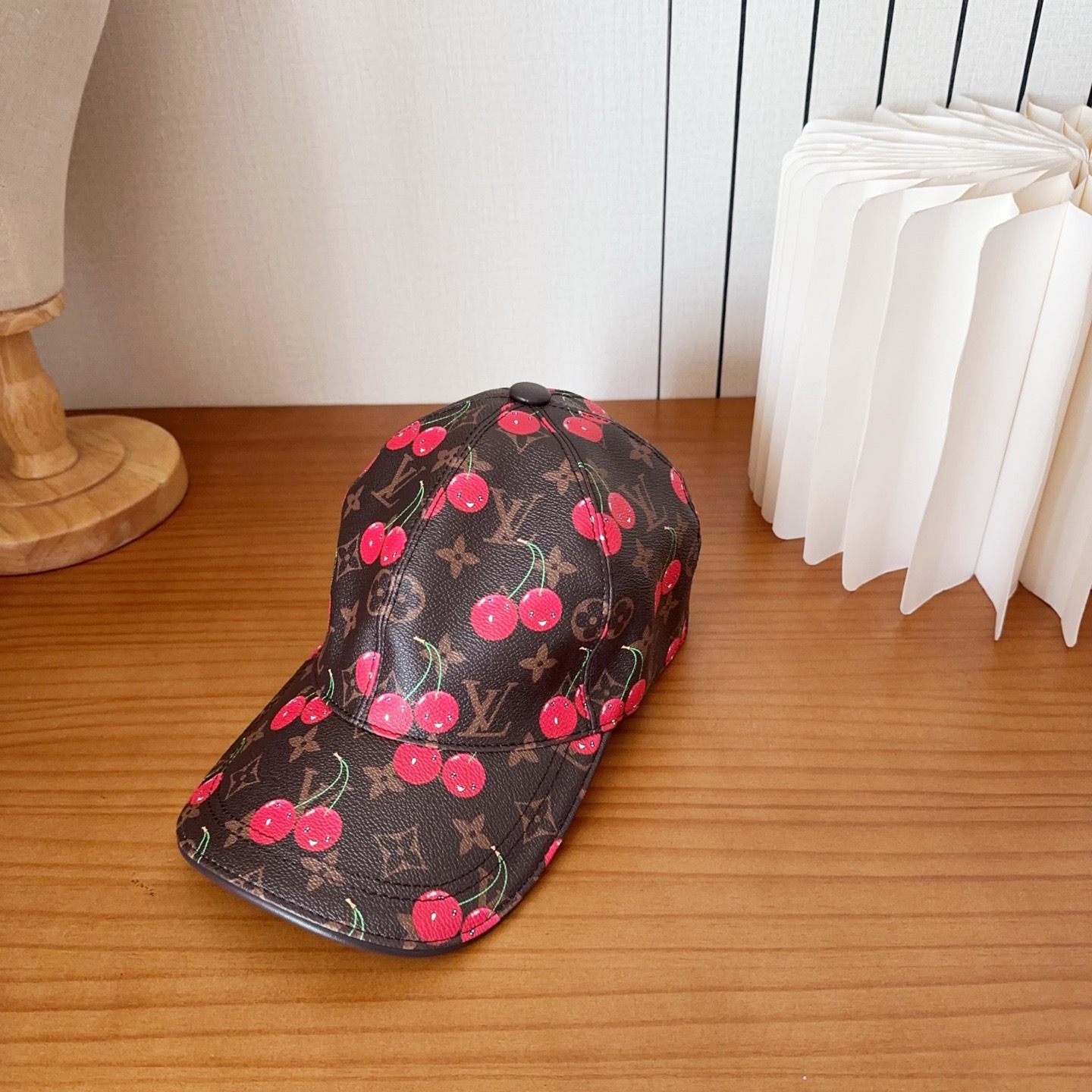 Gucci 官网高版出货，新款棒球帽1:1出版，非常经典的经典，流行的复古美，出门必备，经典永不过时