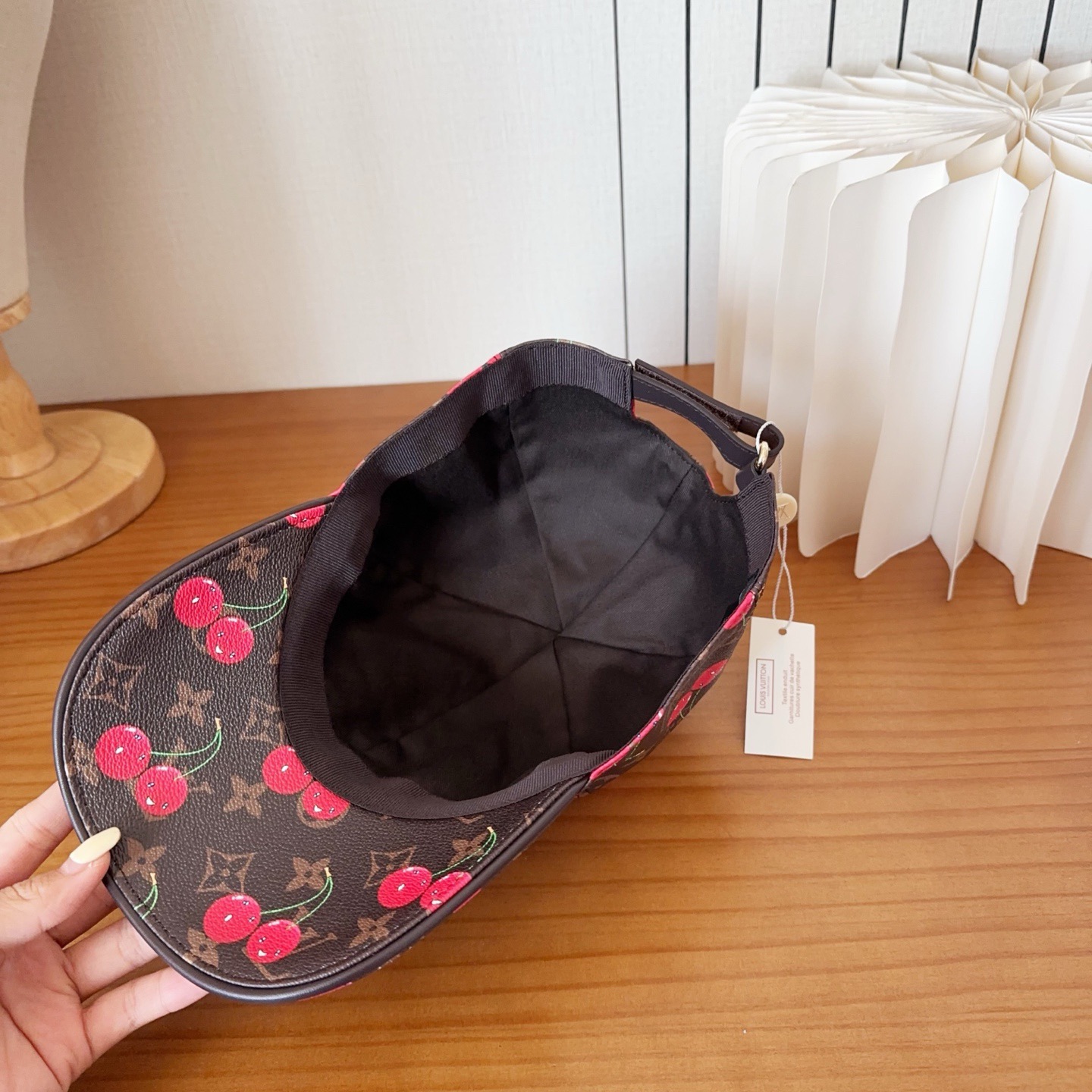 Gucci 官网高版出货，新款棒球帽1:1出版，非常经典的经典，流行的复古美，出门必备，经典永不过时