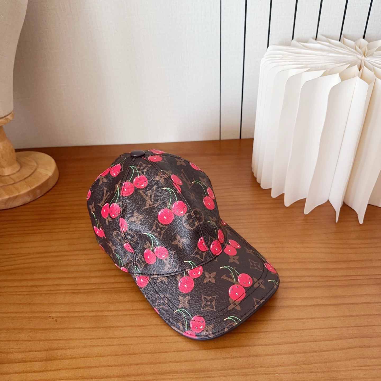 Gucci 官网高版出货，新款棒球帽1:1出版，非常经典的经典，流行的复古美，出门必备，经典永不过时