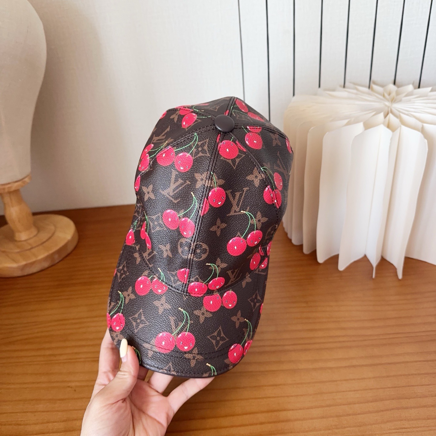 Gucci 官网高版出货，新款棒球帽1:1出版，非常经典的经典，流行的复古美，出门必备，经典永不过时