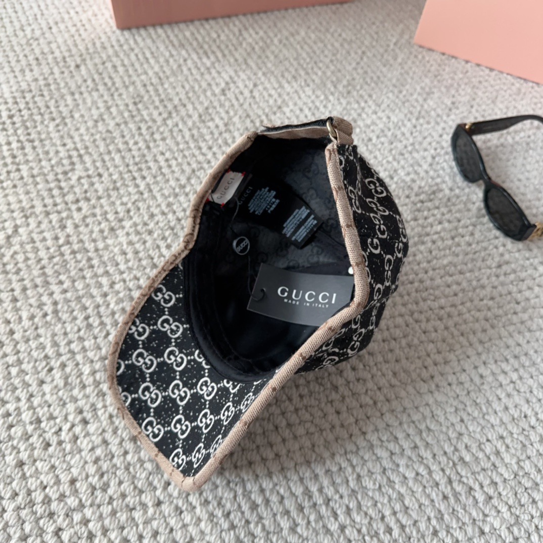 GUCCI古奇棒球帽👒 工艺非常精美 高档大气上档次！低调奢华，方便携带！