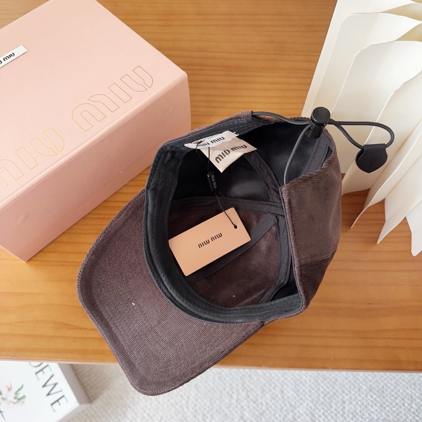 miumiu 缪缪秋冬新品灯芯绒棒球帽 原单正品开模订制，原版做工细致质量超赞！