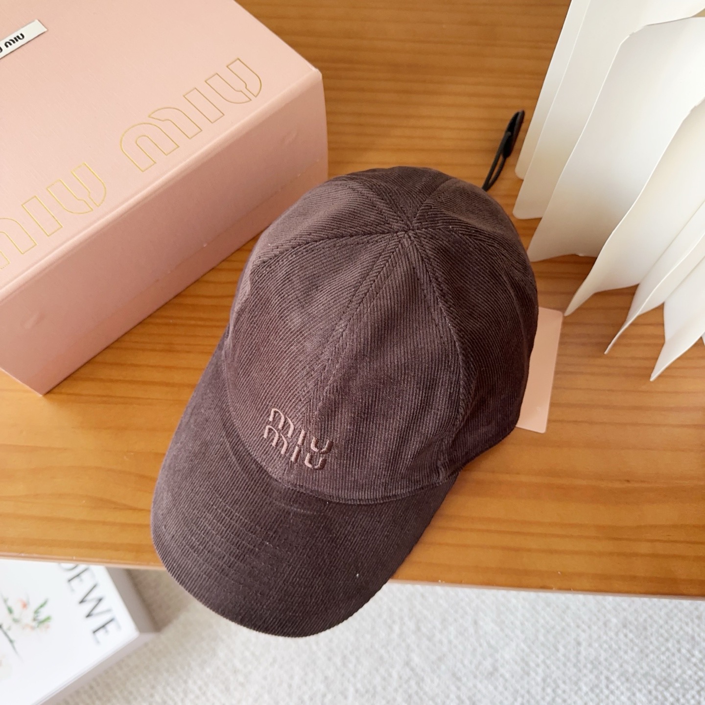 miumiu 缪缪秋冬新品灯芯绒棒球帽 原单正品开模订制，原版做工细致质量超赞！