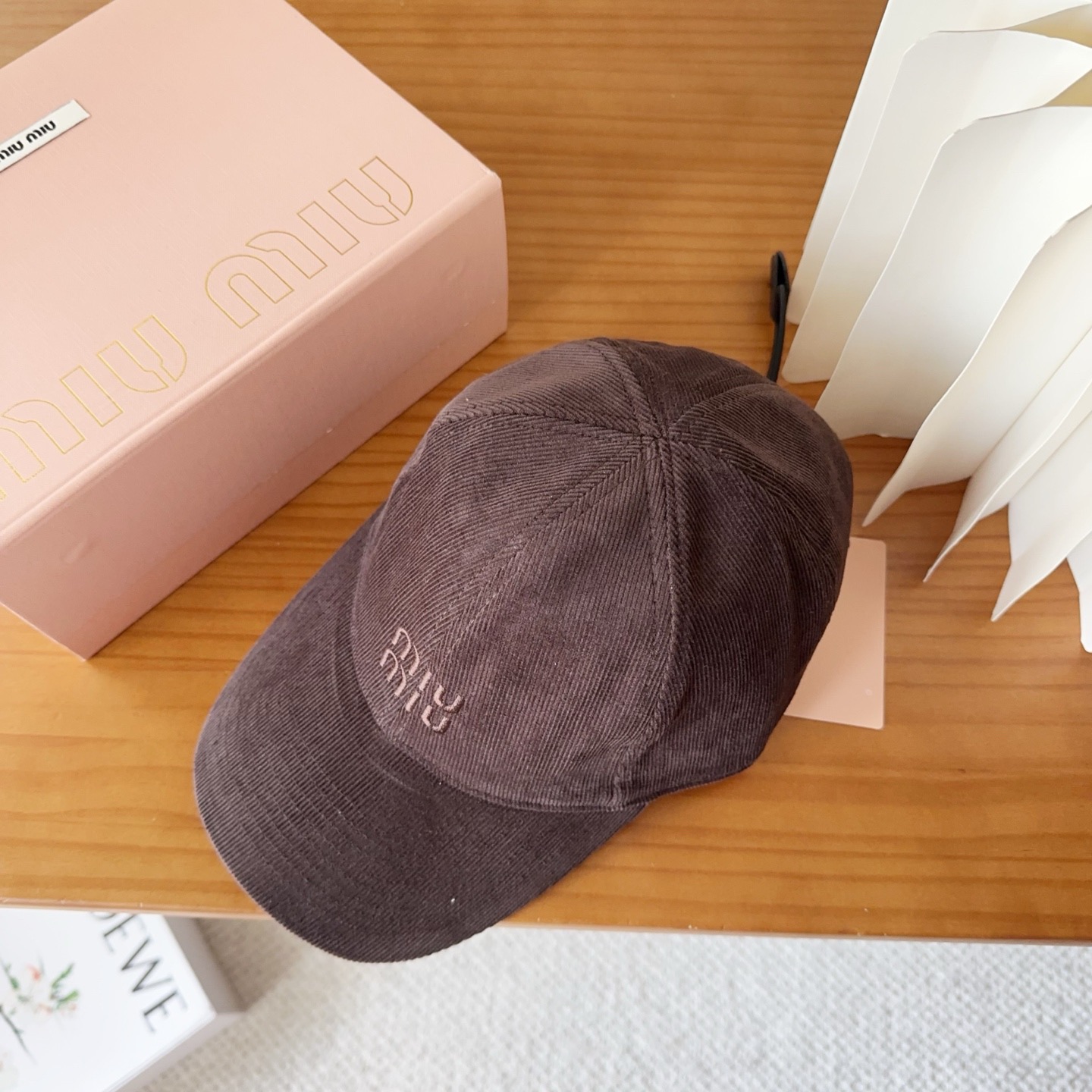 miumiu 缪缪秋冬新品灯芯绒棒球帽 原单正品开模订制，原版做工细致质量超赞！