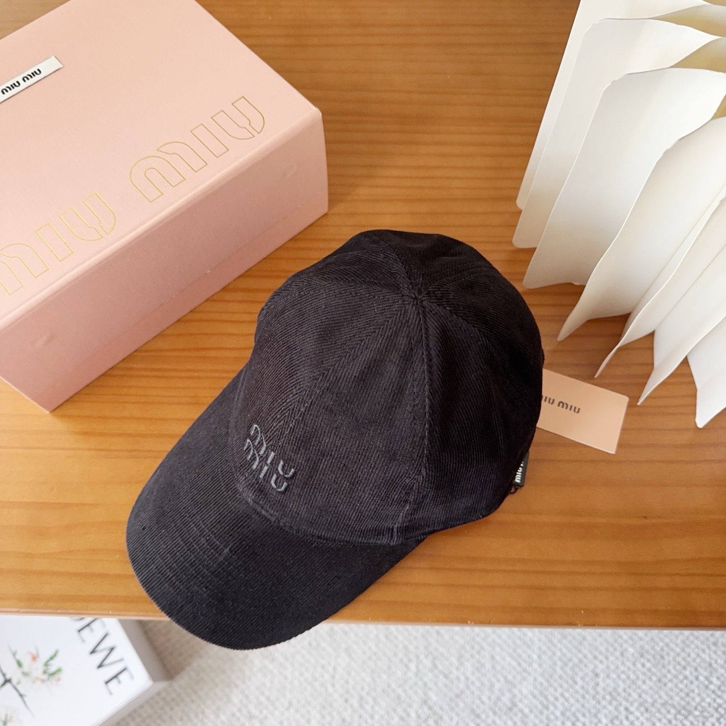 miumiu 缪缪秋冬新品灯芯绒棒球帽 原单正品开模订制，原版做工细致质量超赞！