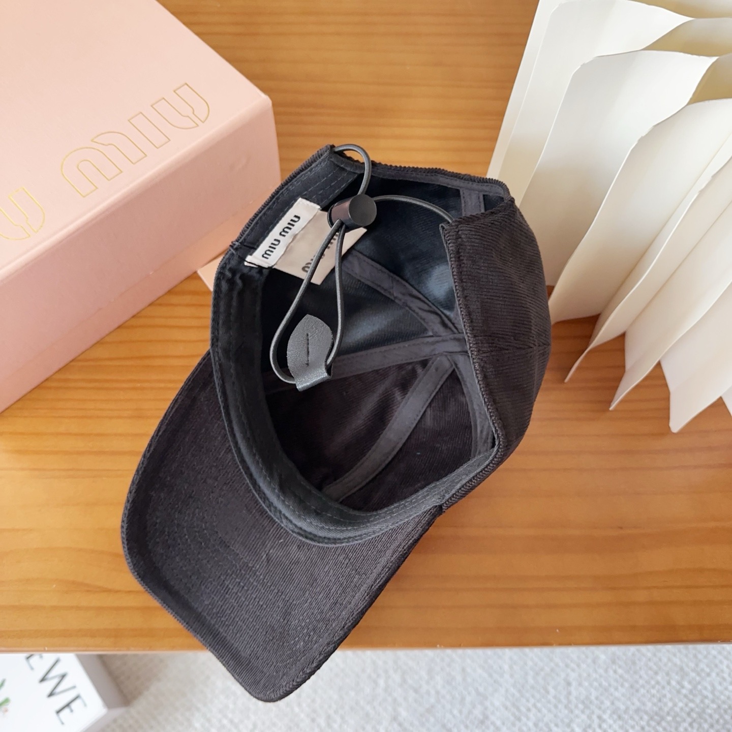 miumiu 缪缪秋冬新品灯芯绒棒球帽 原单正品开模订制，原版做工细致质量超赞！