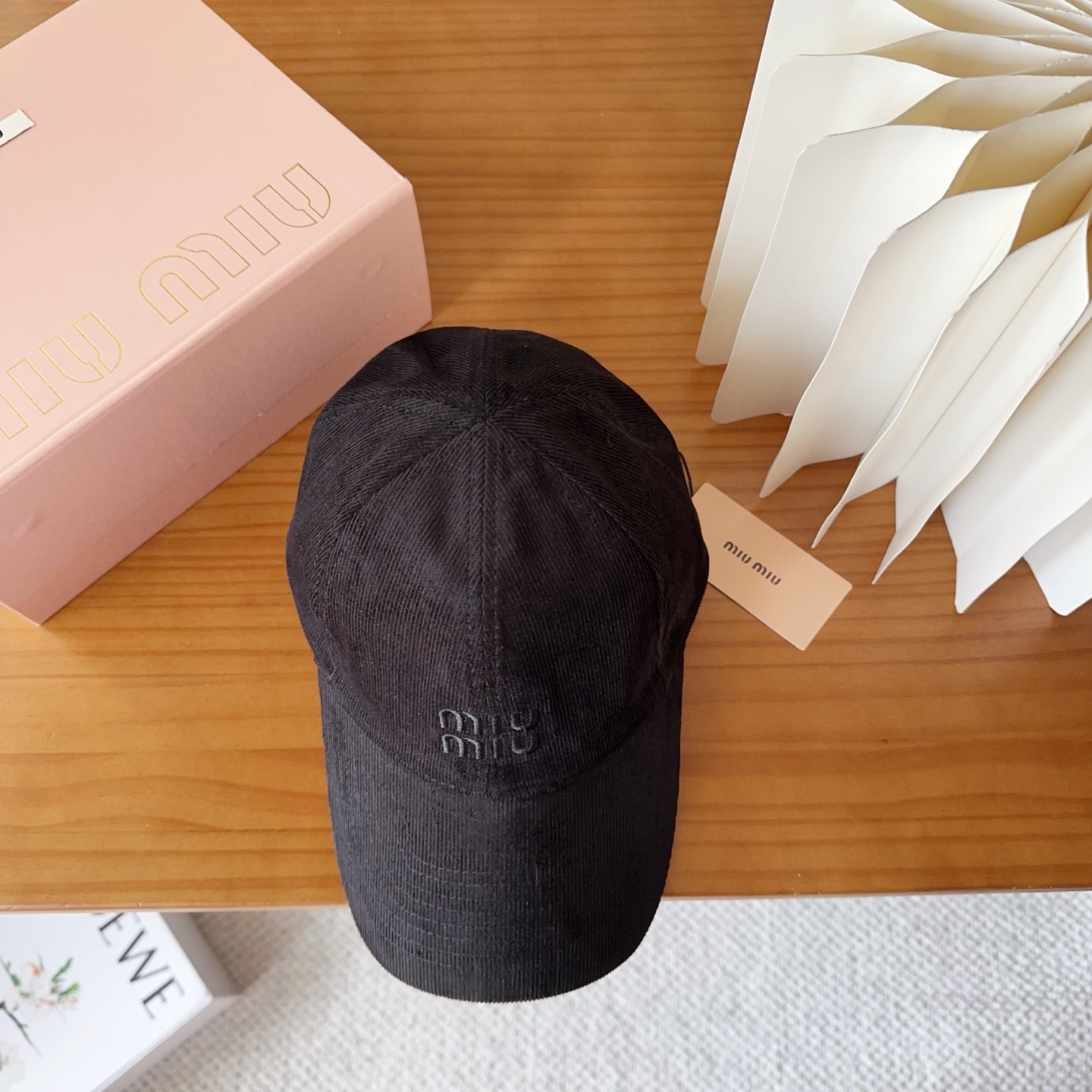 miumiu 缪缪秋冬新品灯芯绒棒球帽 原单正品开模订制，原版做工细致质量超赞！