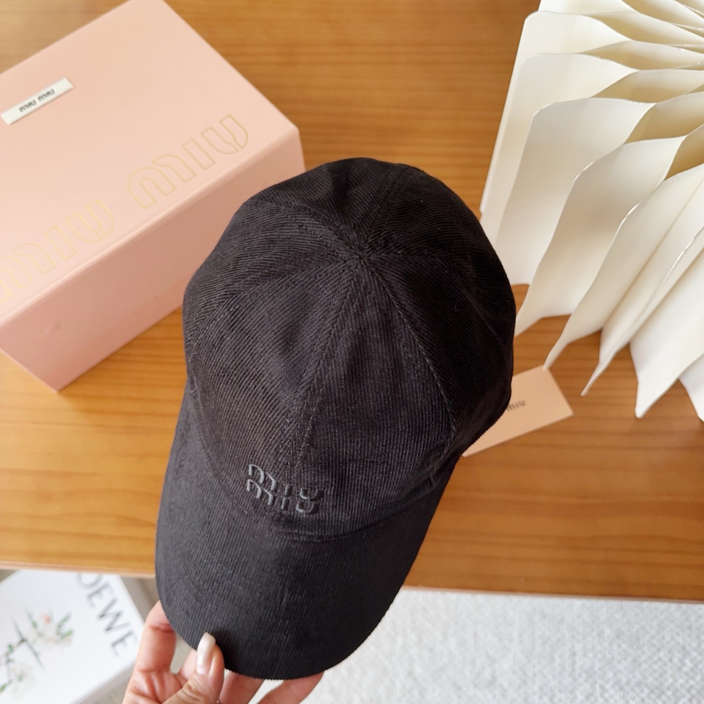 miumiu 缪缪秋冬新品灯芯绒棒球帽 原单正品开模订制，原版做工细致质量超赞！