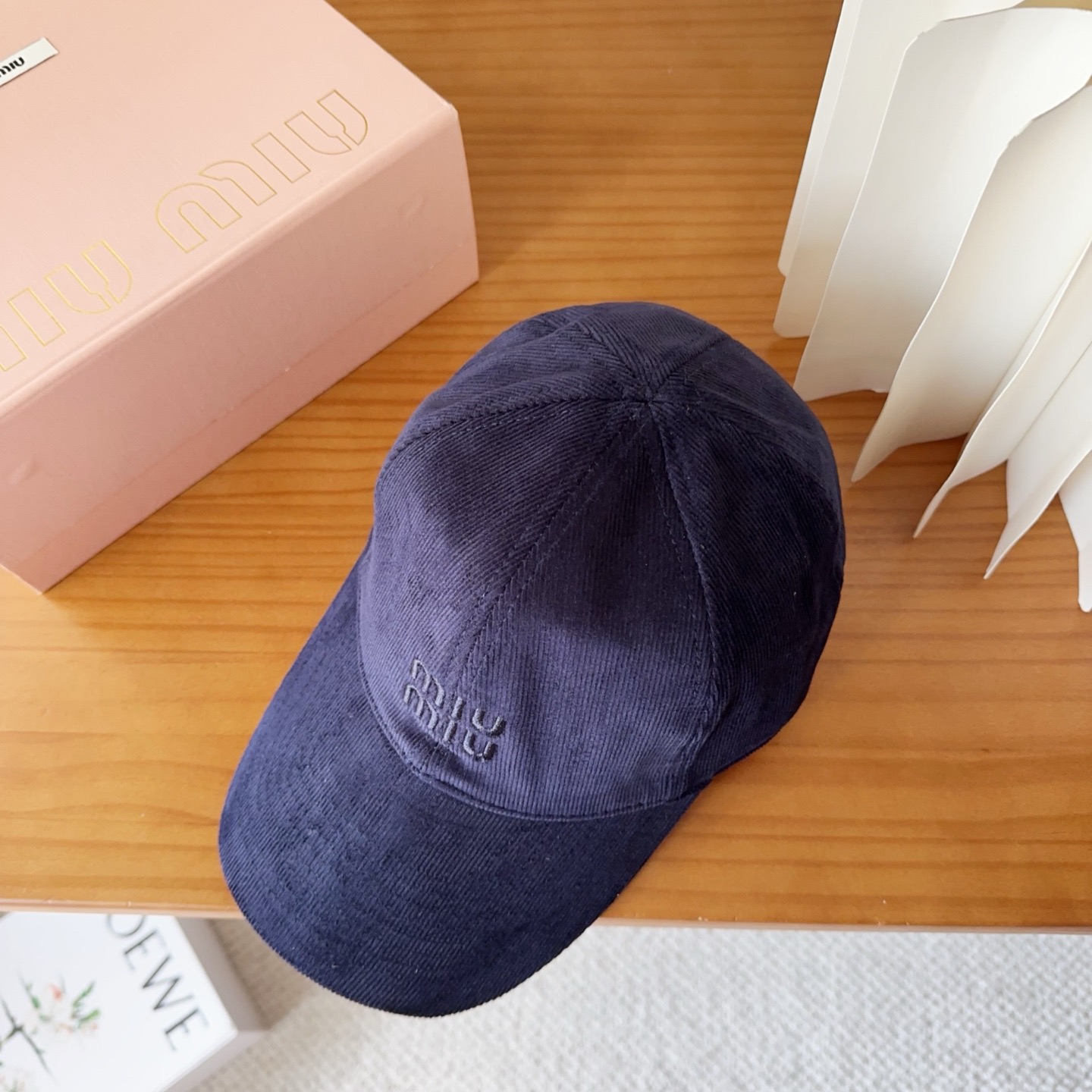 miumiu 缪缪秋冬新品灯芯绒棒球帽 原单正品开模订制，原版做工细致质量超赞！