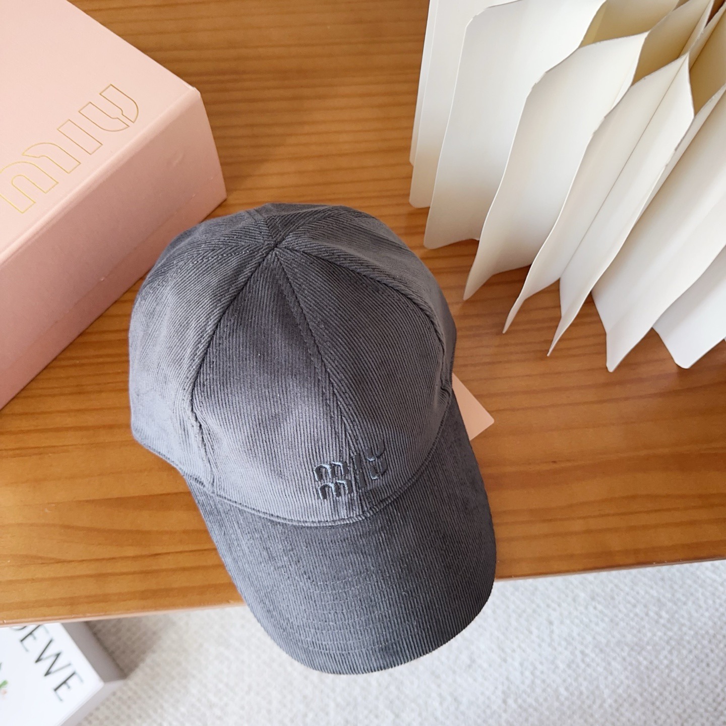 miumiu 缪缪秋冬新品灯芯绒棒球帽 原单正品开模订制，原版做工细致质量超赞！