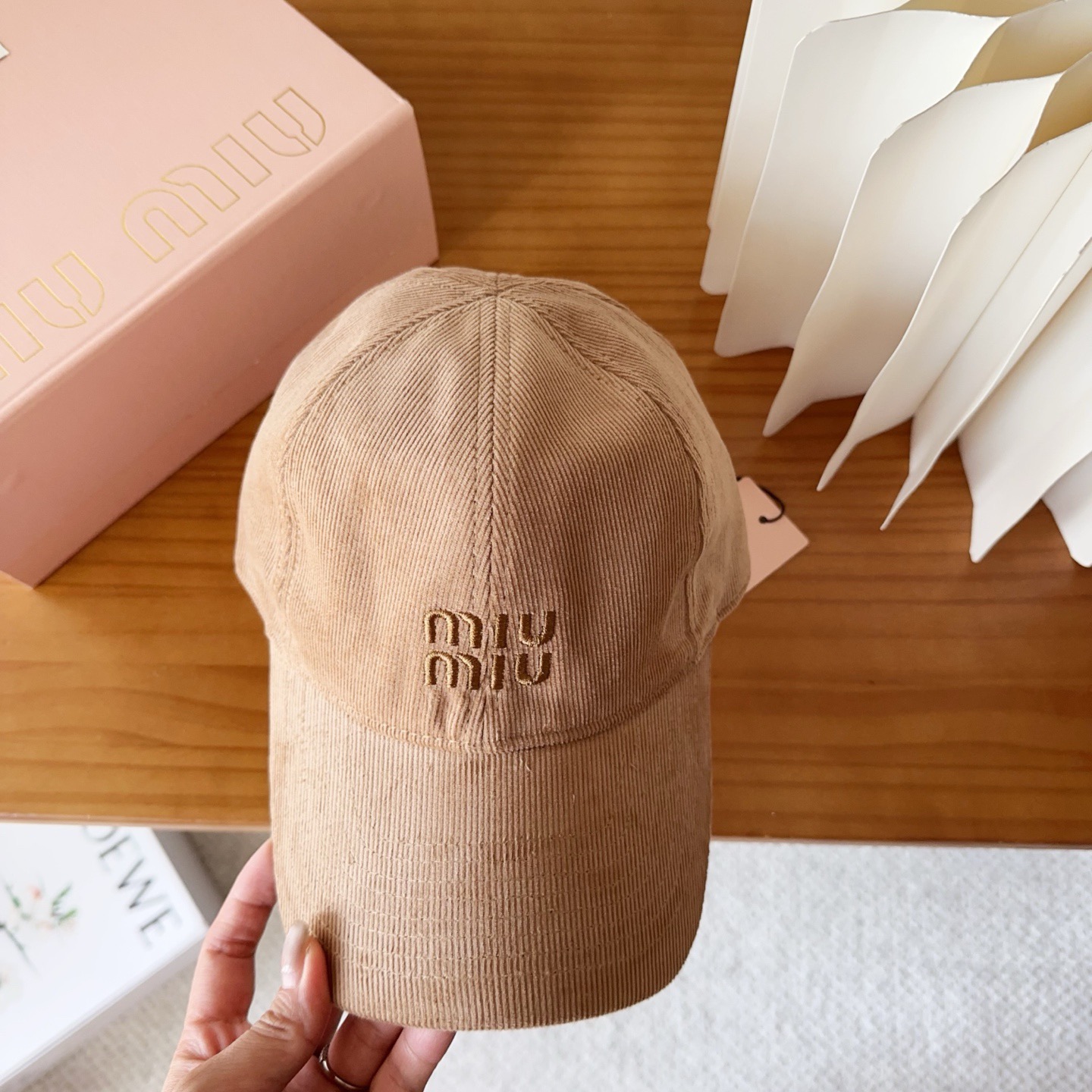 miumiu 缪缪秋冬新品灯芯绒棒球帽 原单正品开模订制，原版做工细致质量超赞！