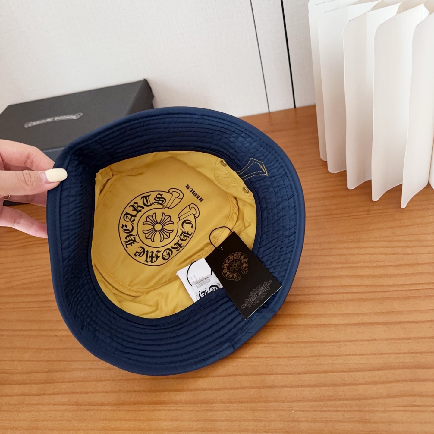 克罗心 新款渔夫帽～简约太好看啦！春夏氛围感满满！上身是美式甜酷风和帅气工装风碰到！简直高级到心坎上了💕