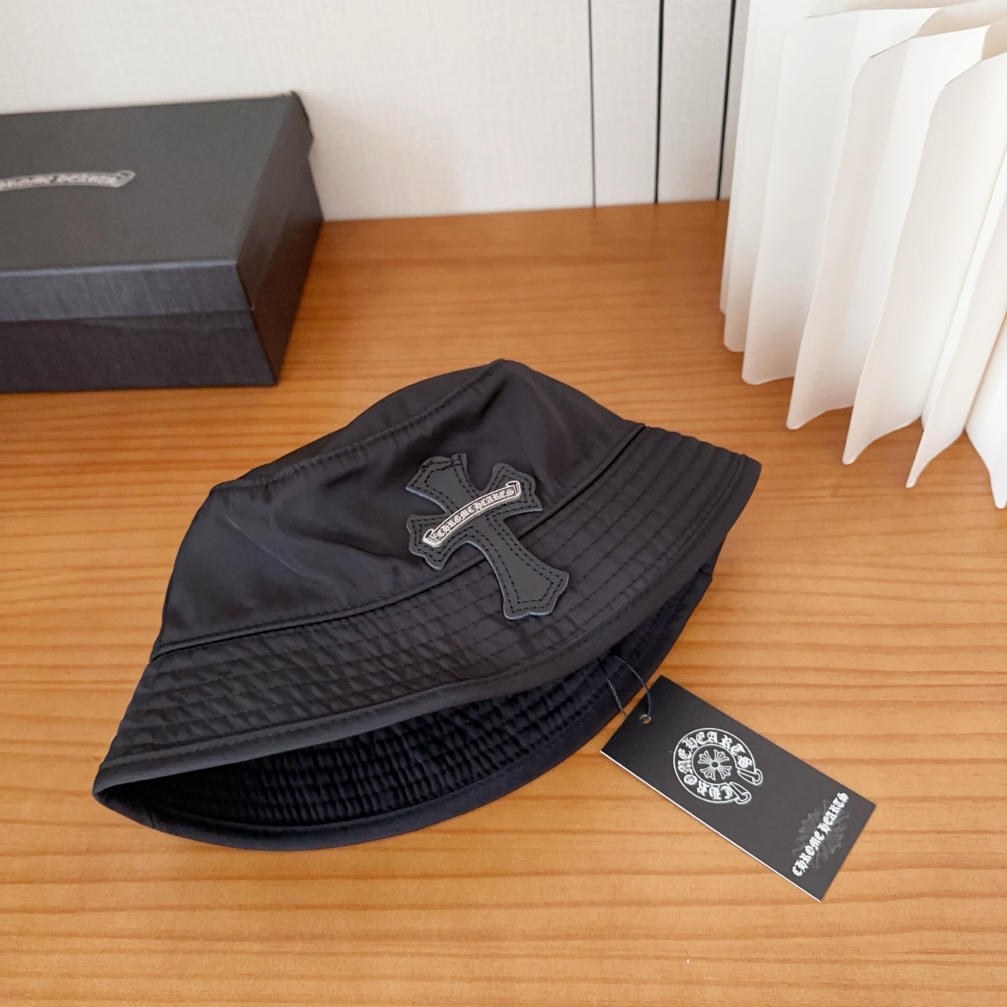 克罗心 新款渔夫帽～简约太好看啦！春夏氛围感满满！上身是美式甜酷风和帅气工装风碰到！简直高级到心坎上了💕