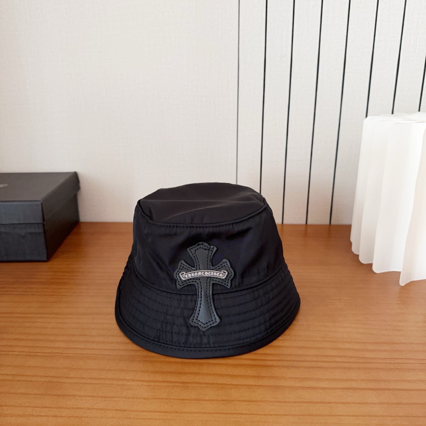 克罗心 新款渔夫帽～简约太好看啦！春夏氛围感满满！上身是美式甜酷风和帅气工装风碰到！简直高级到心坎上了💕